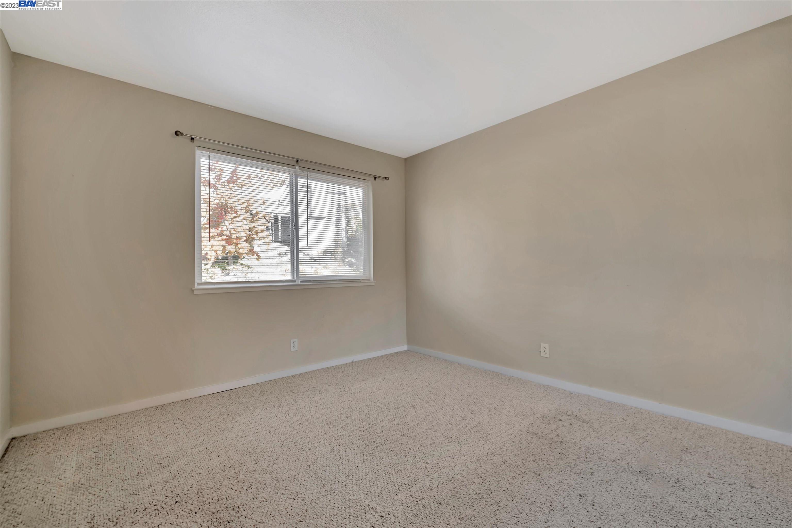 1887 Chantilly Ln, Hayward