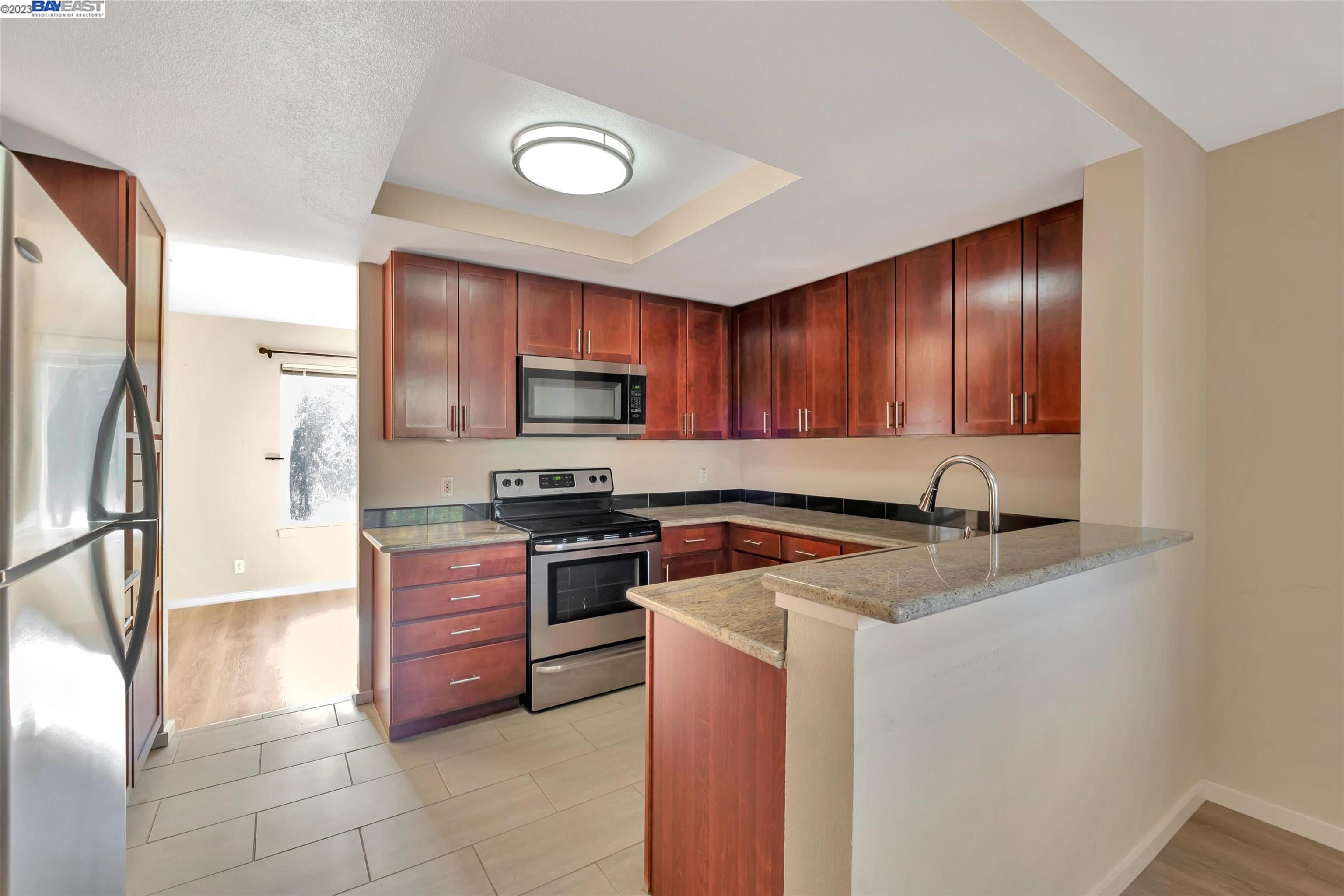 1887 Chantilly Ln, Hayward