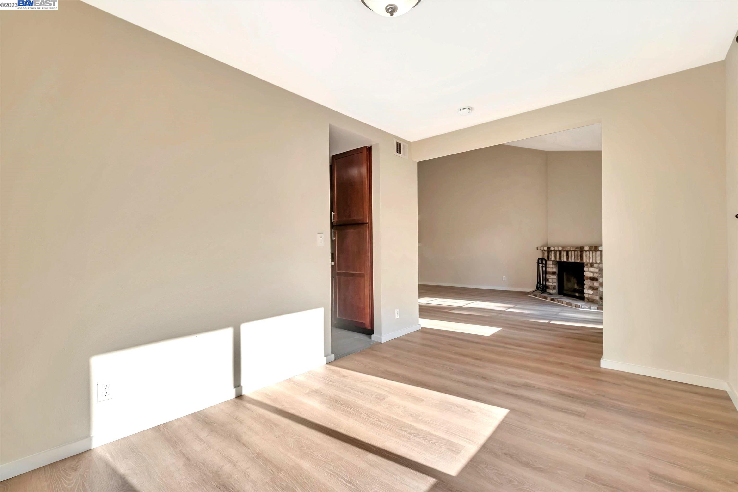 1887 Chantilly Ln, Hayward