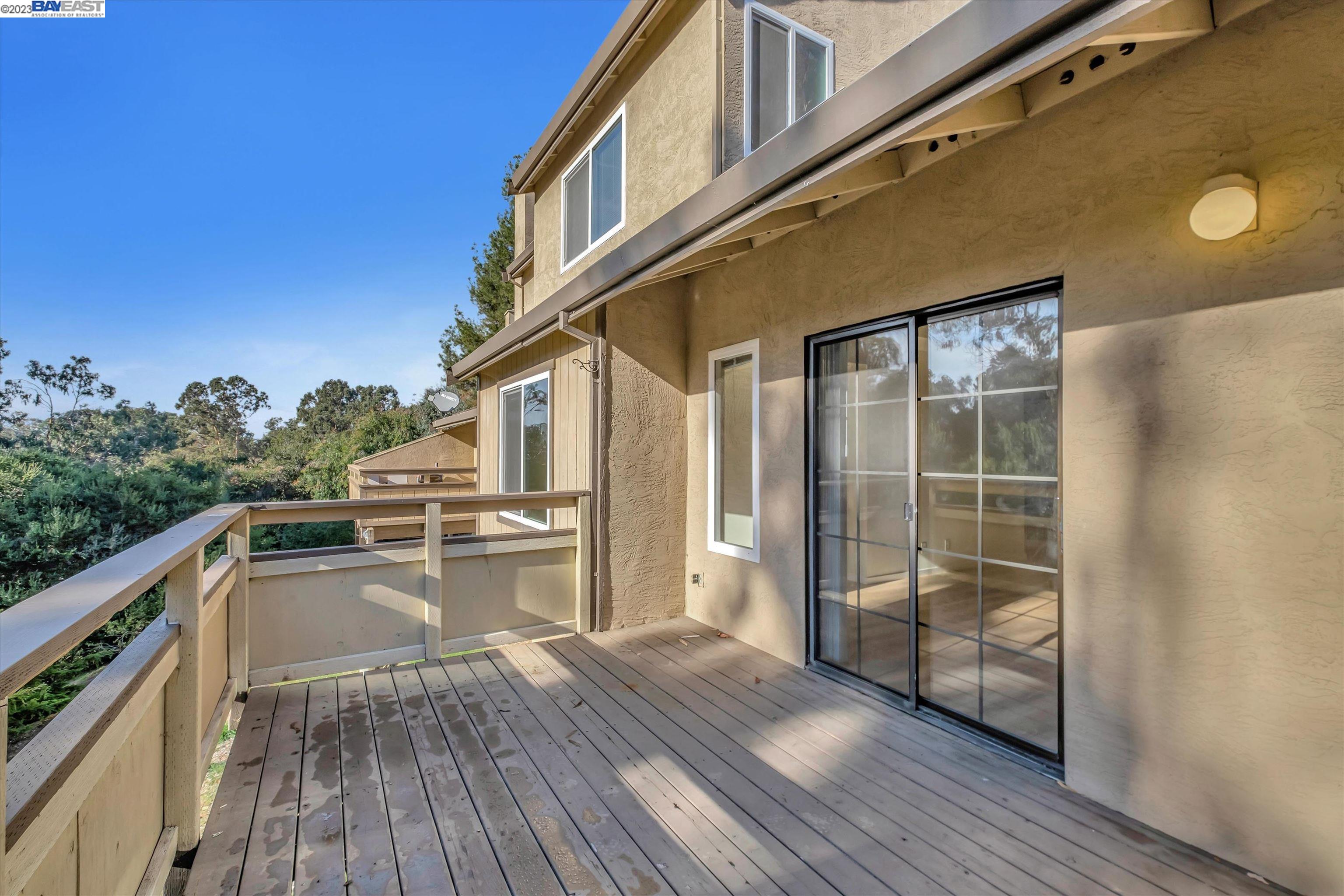 1887 Chantilly Ln, Hayward