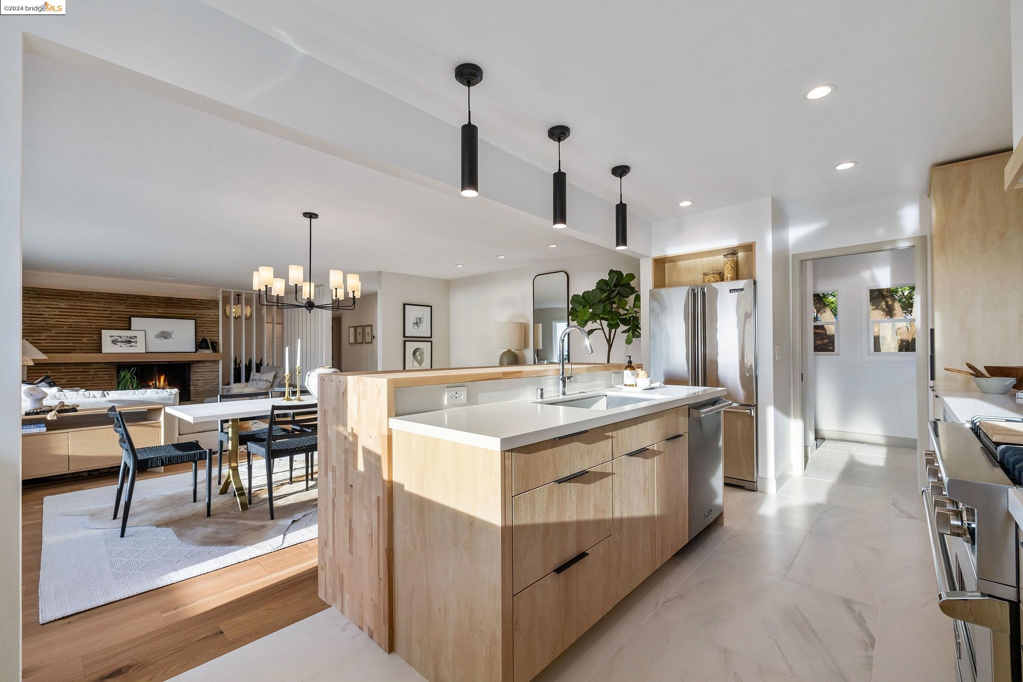 1433 Devonshire Drive