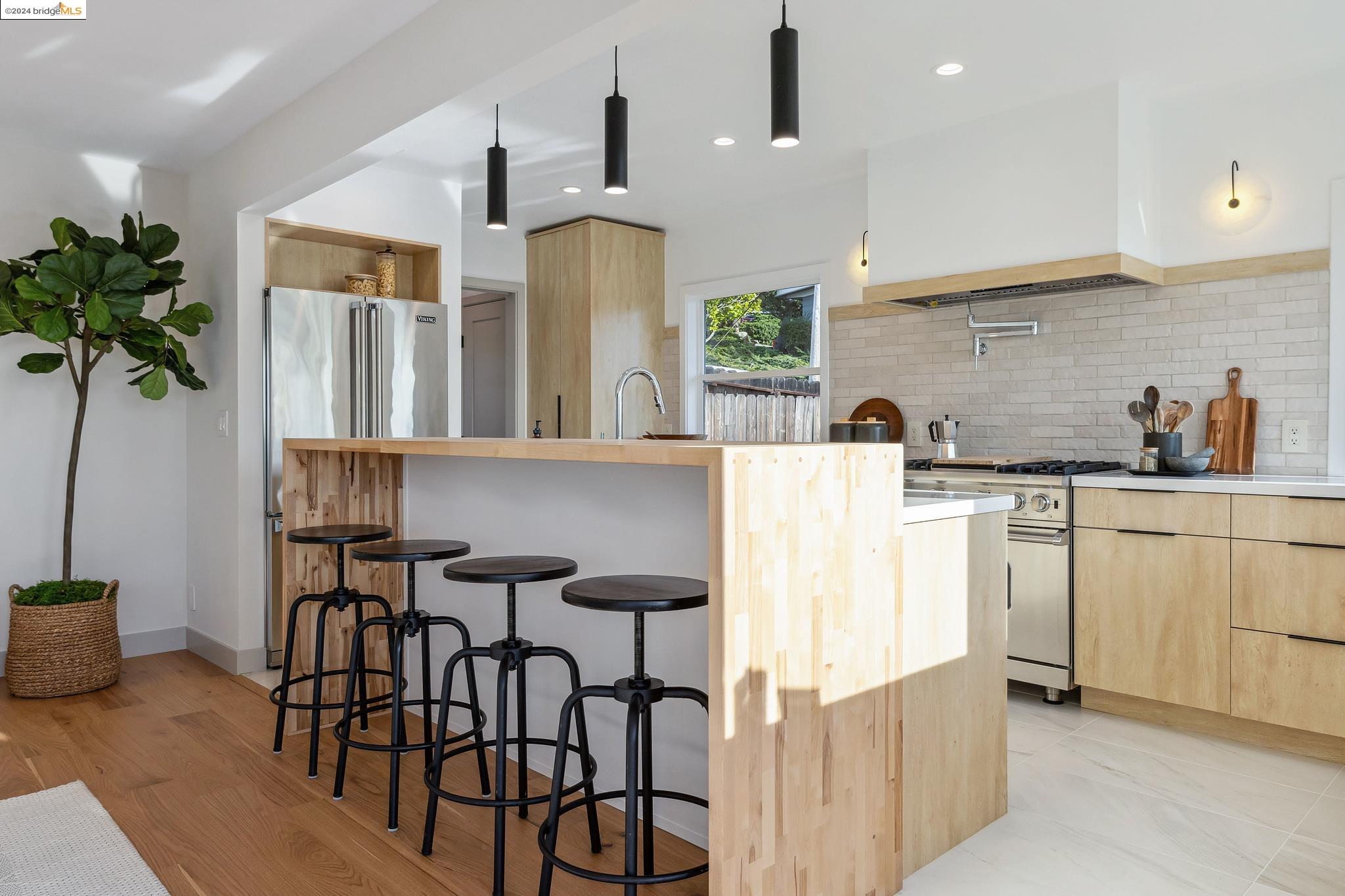 1433 Devonshire Drive