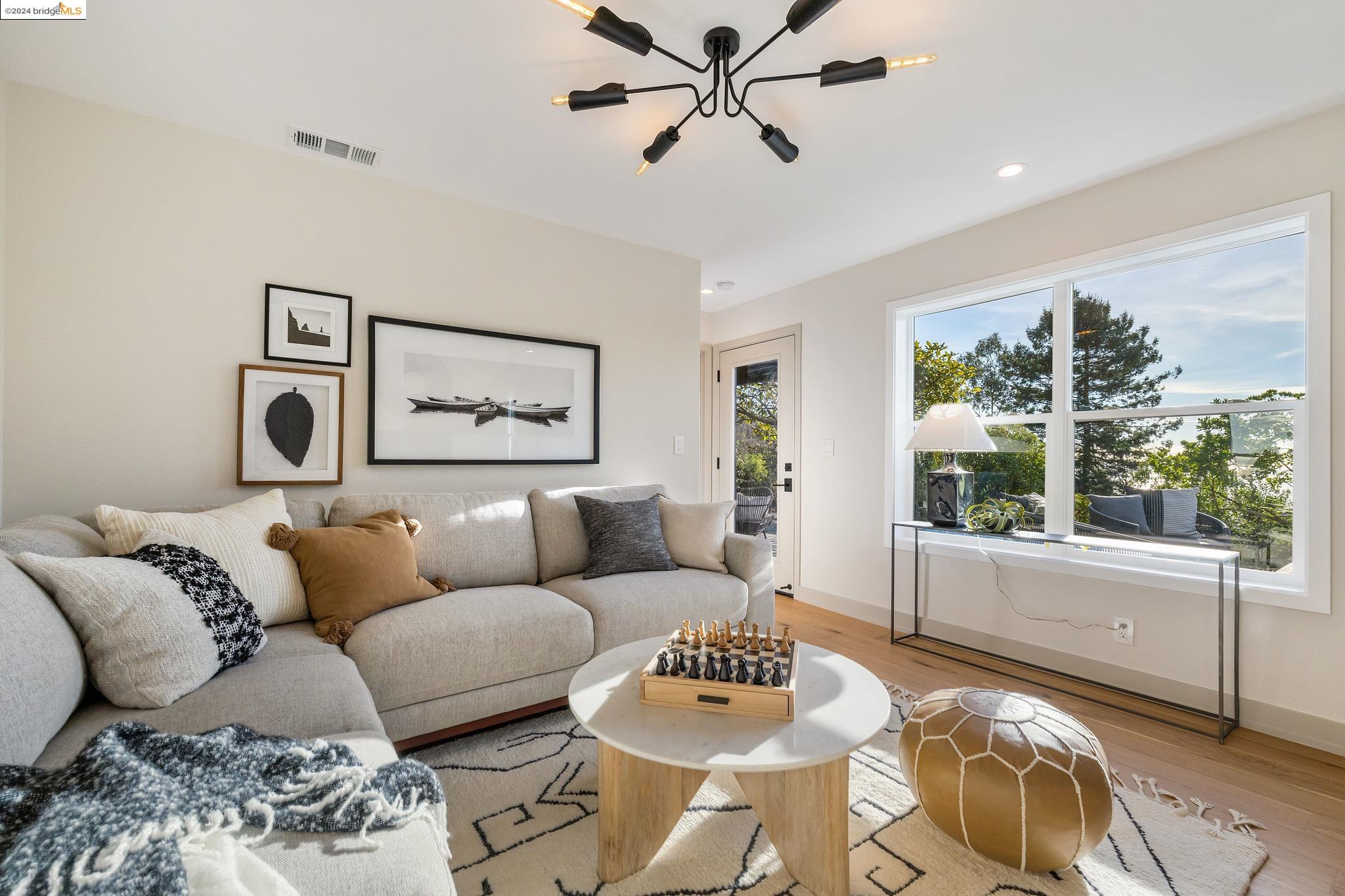 1433 Devonshire Drive