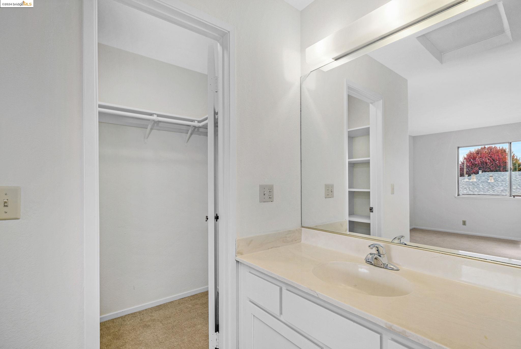 2575 San Leandro Blvd