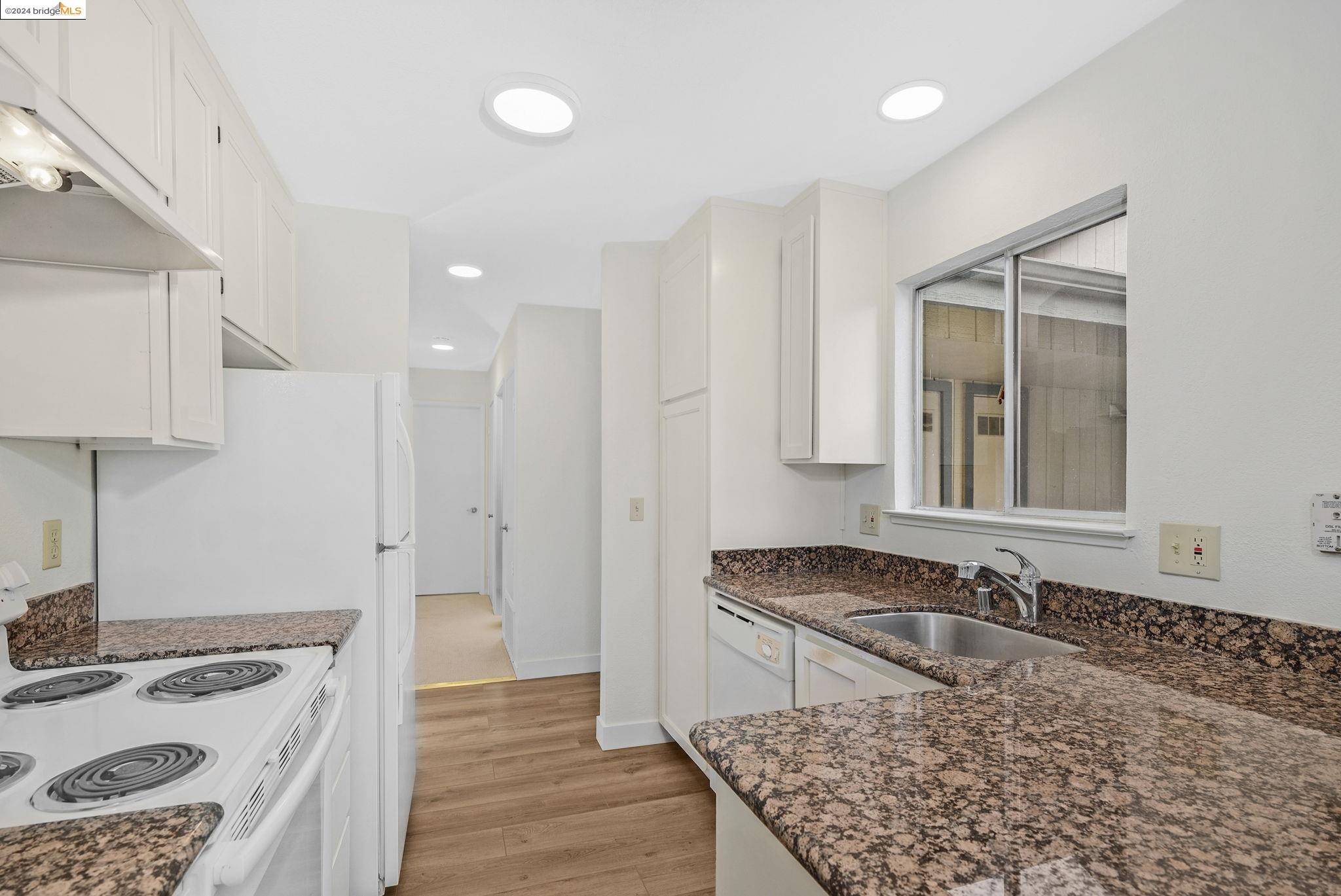 2575 San Leandro Blvd