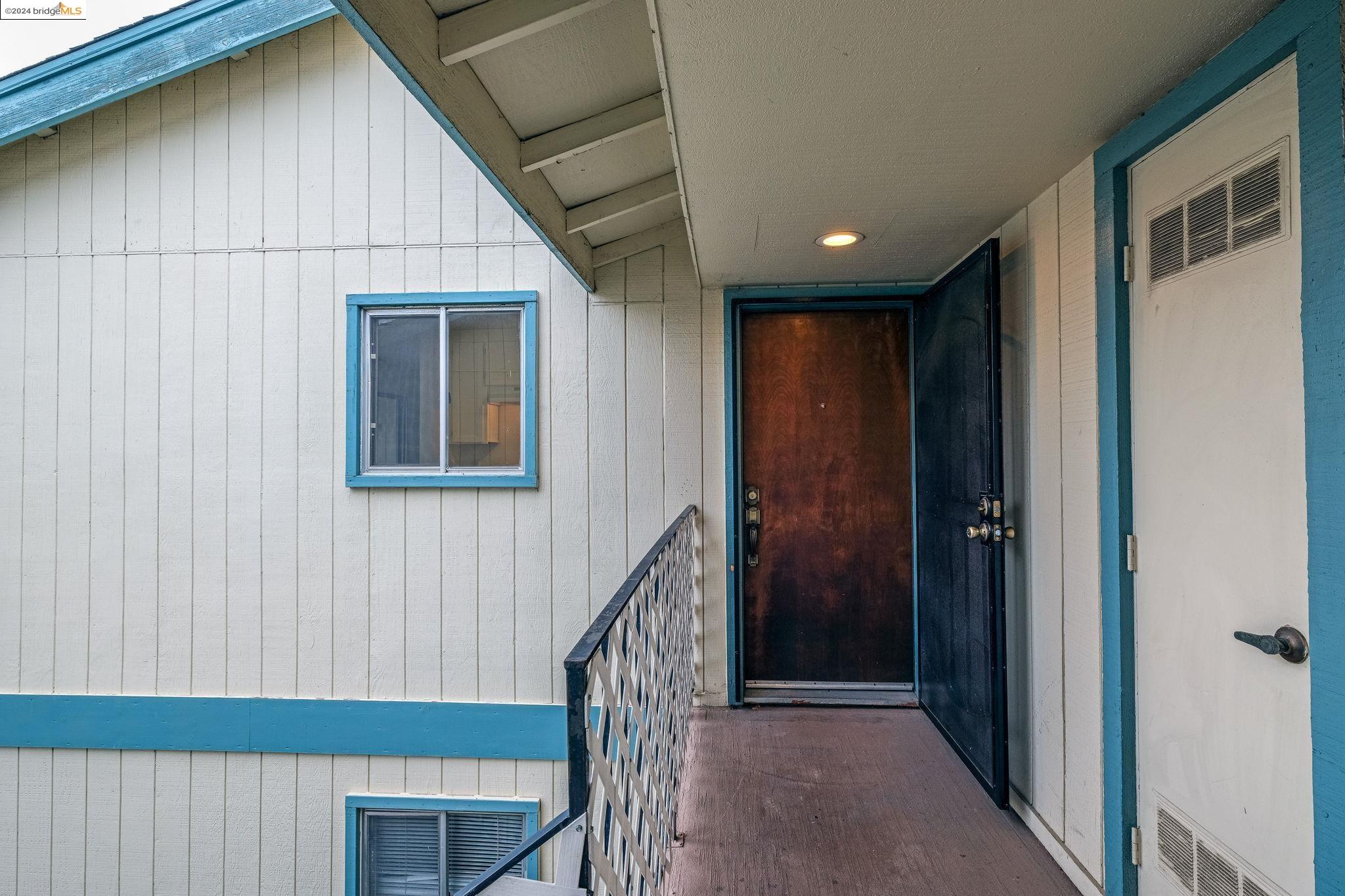 2575 San Leandro Blvd