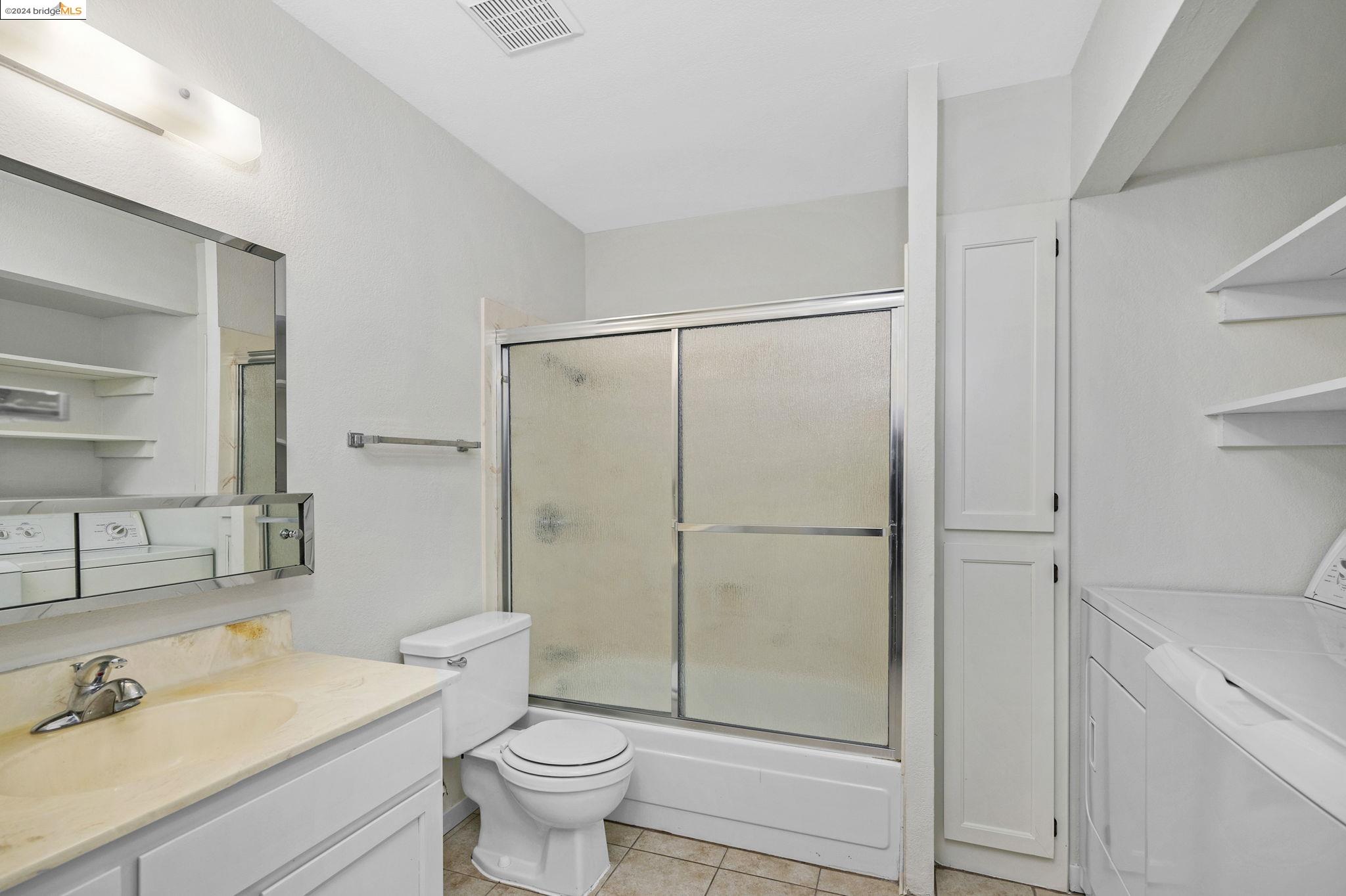 2575 San Leandro Blvd