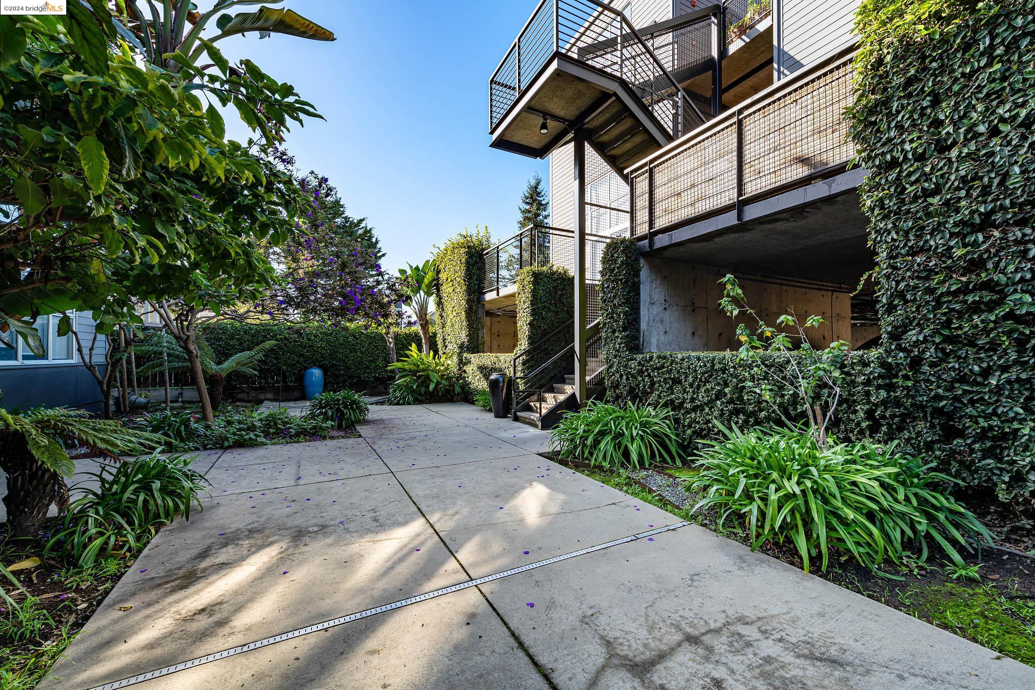 3405 Helen St # 8