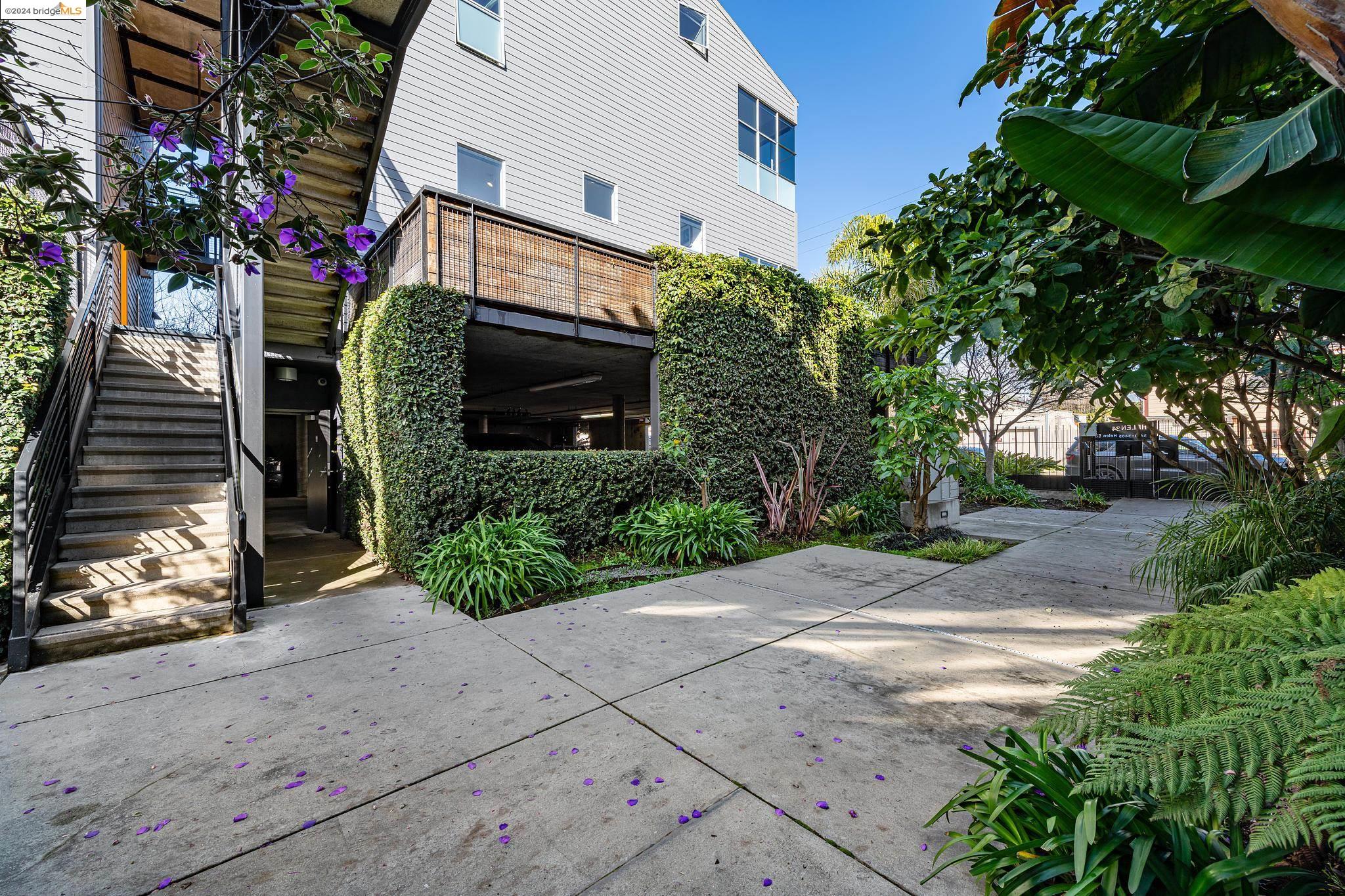 3405 Helen St # 8