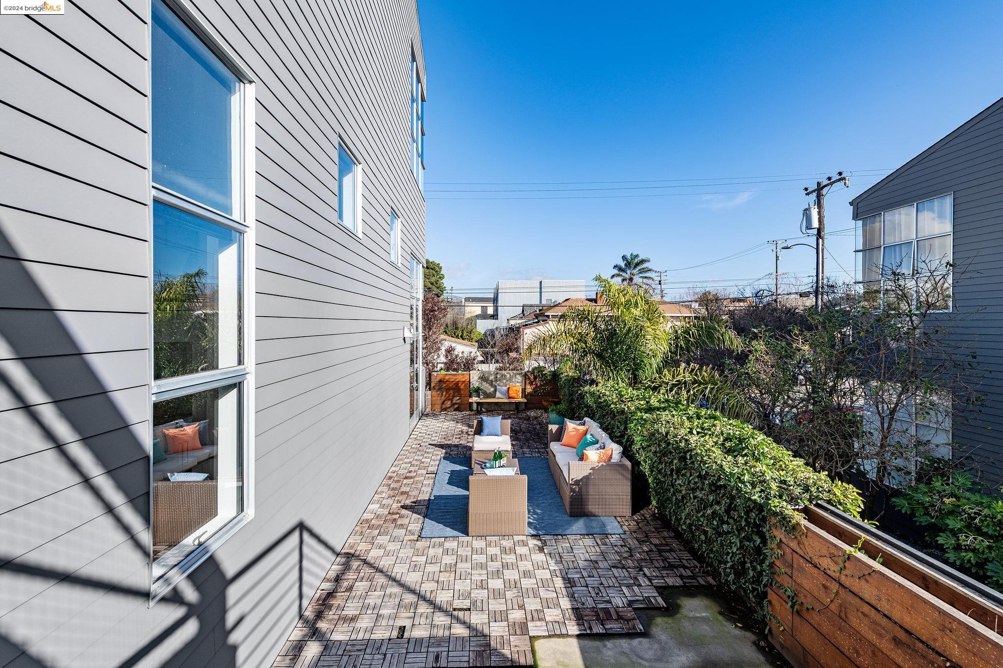 3405 Helen St # 8