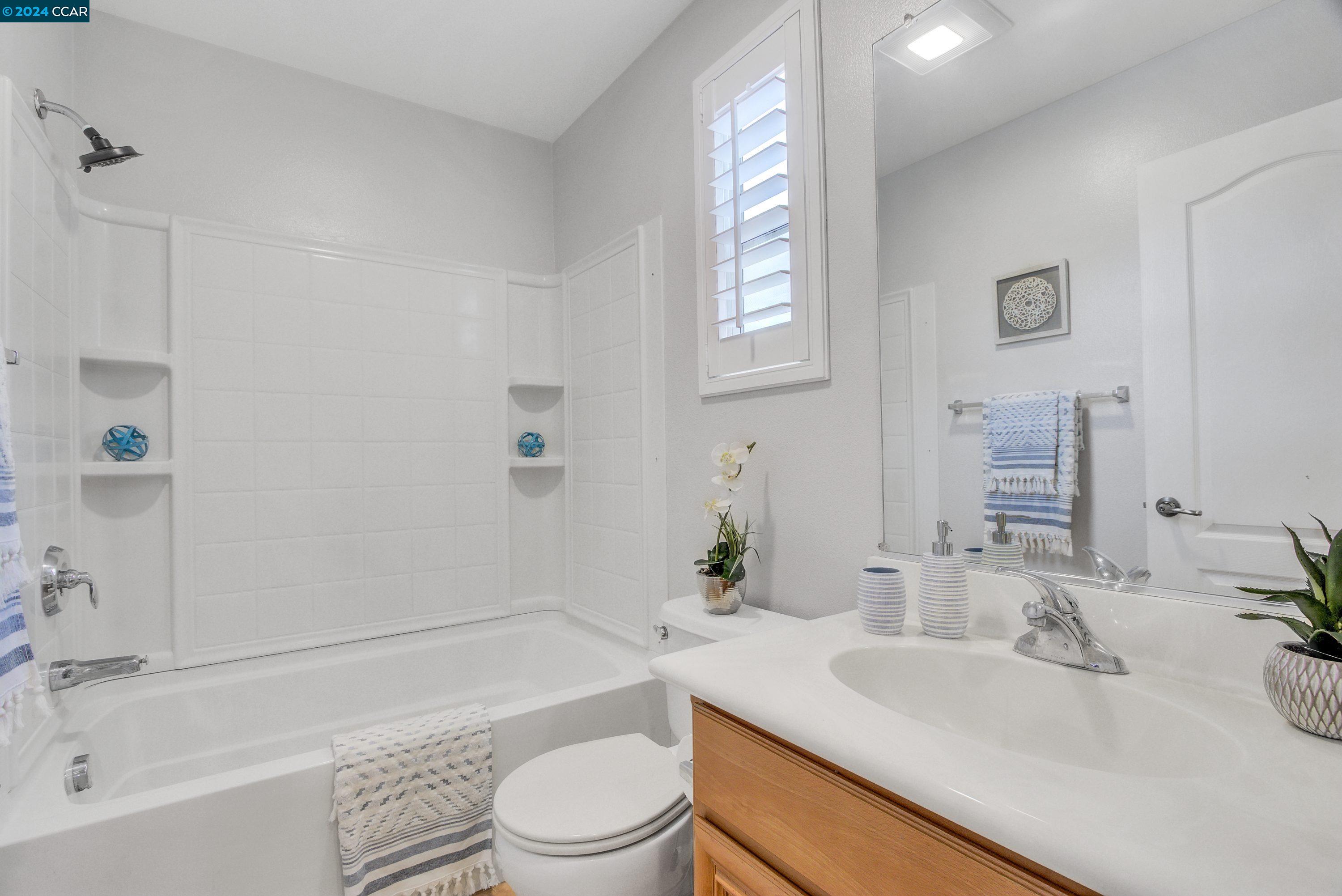 1041 Cedarwood Loop