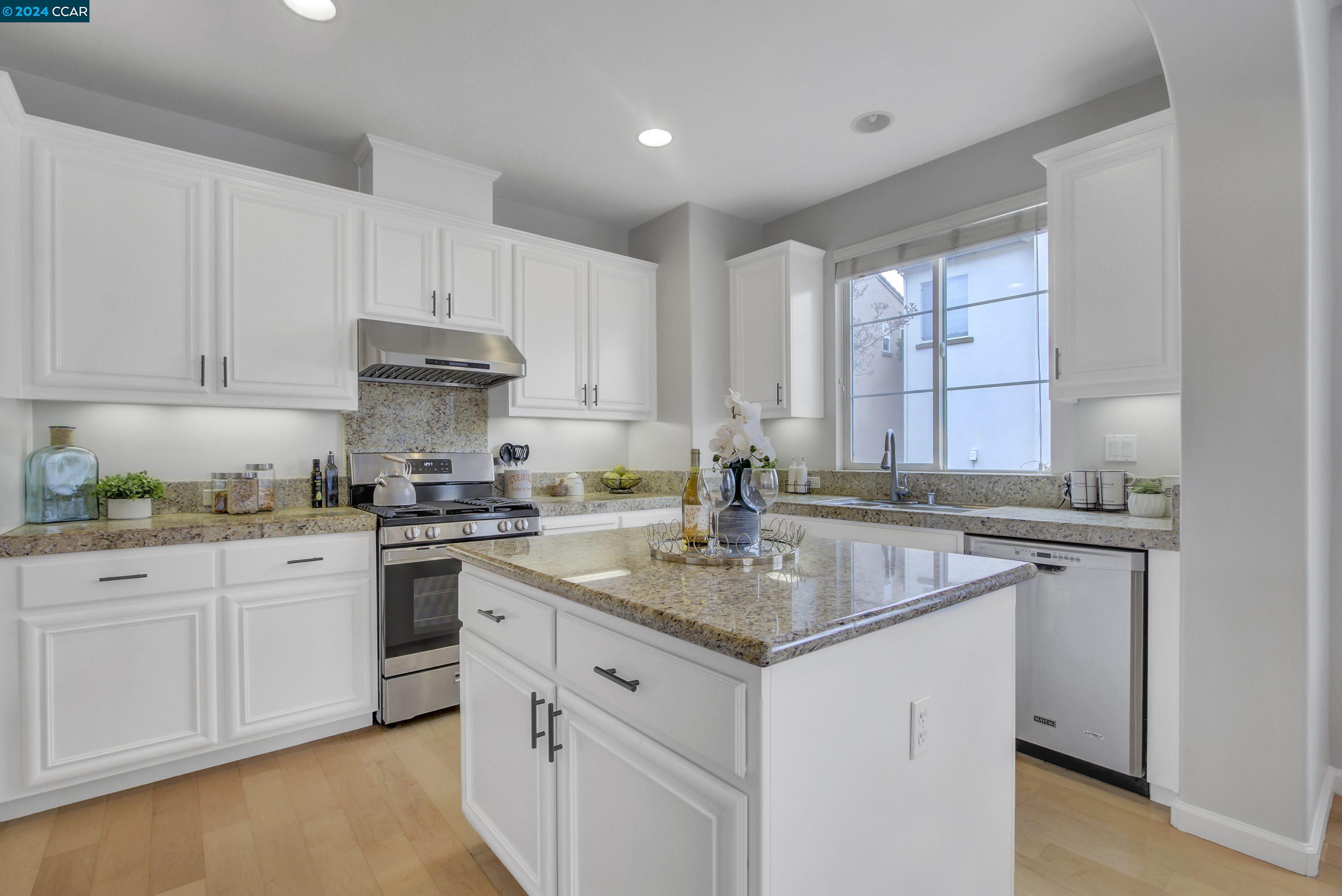 1041 Cedarwood Loop