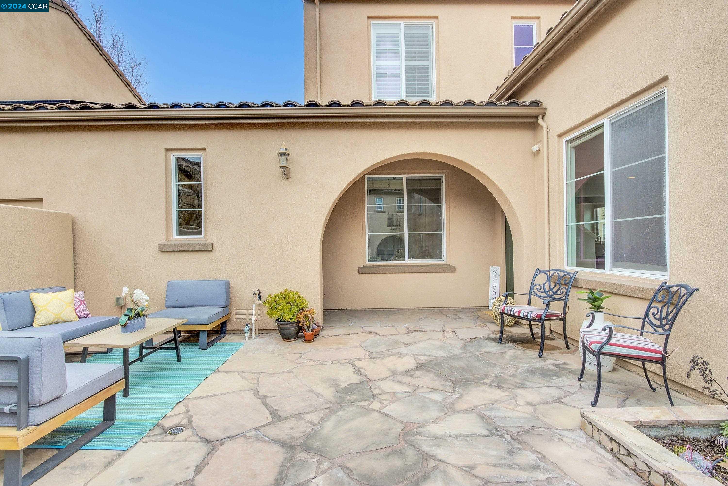 1041 Cedarwood Loop
