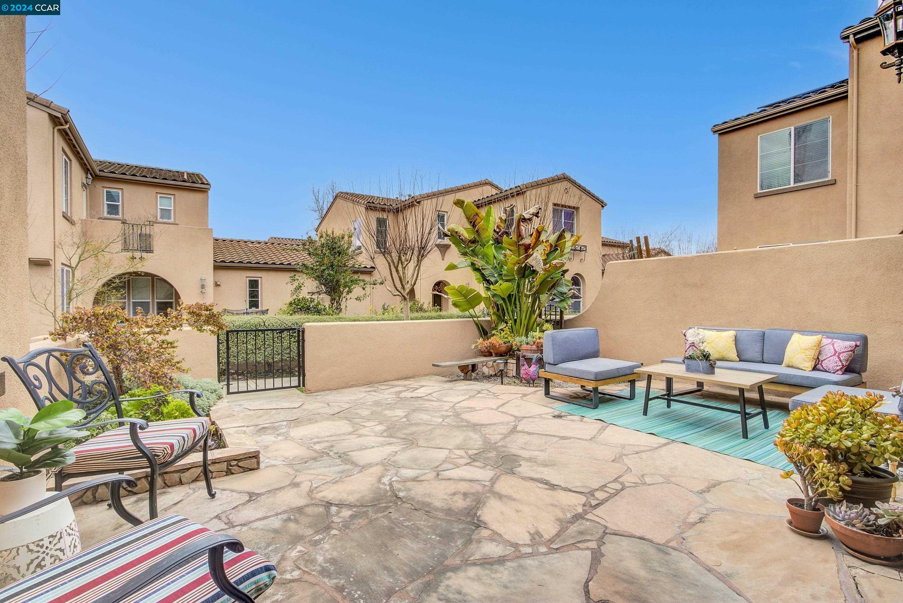 1041 Cedarwood Loop