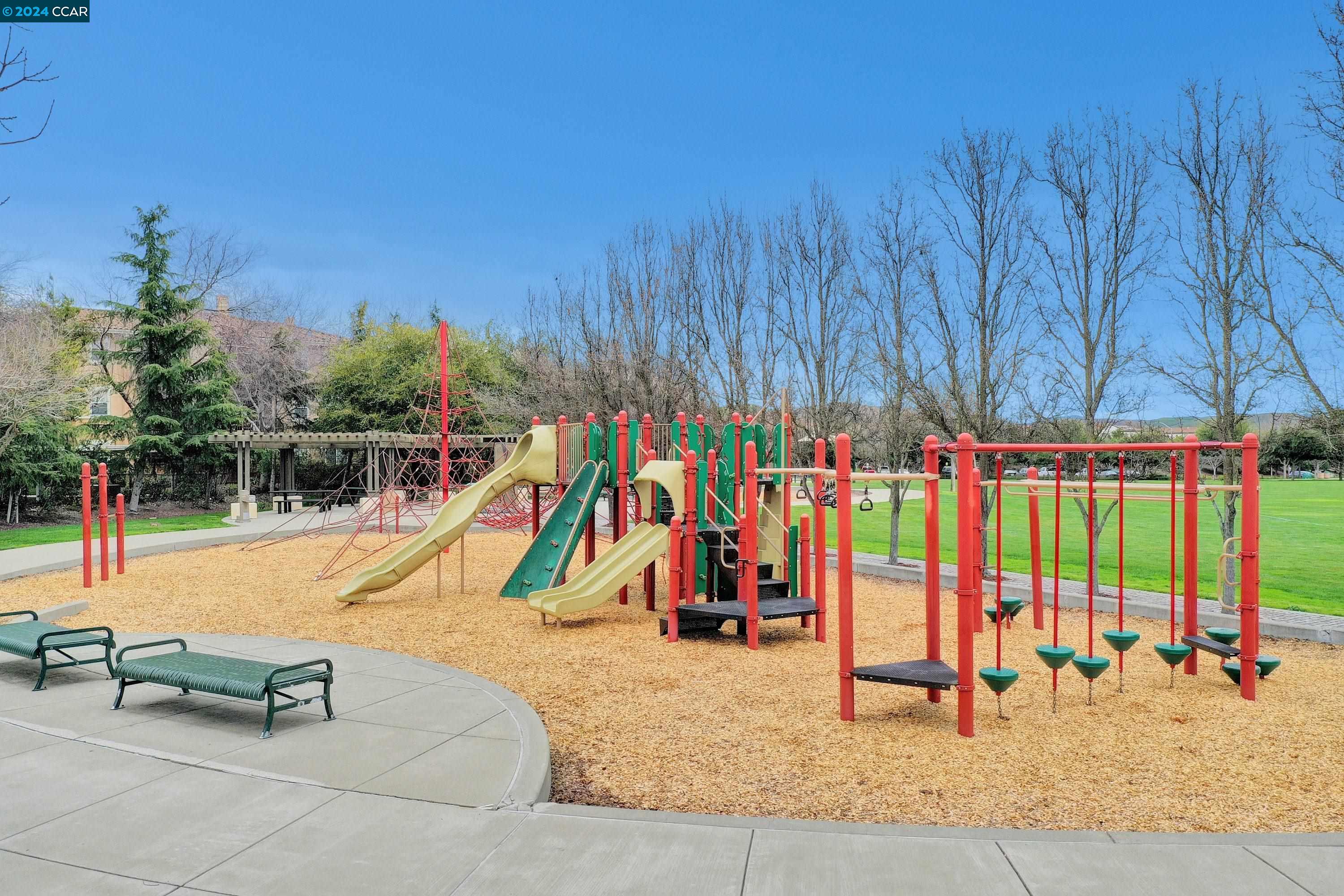 1041 Cedarwood Loop