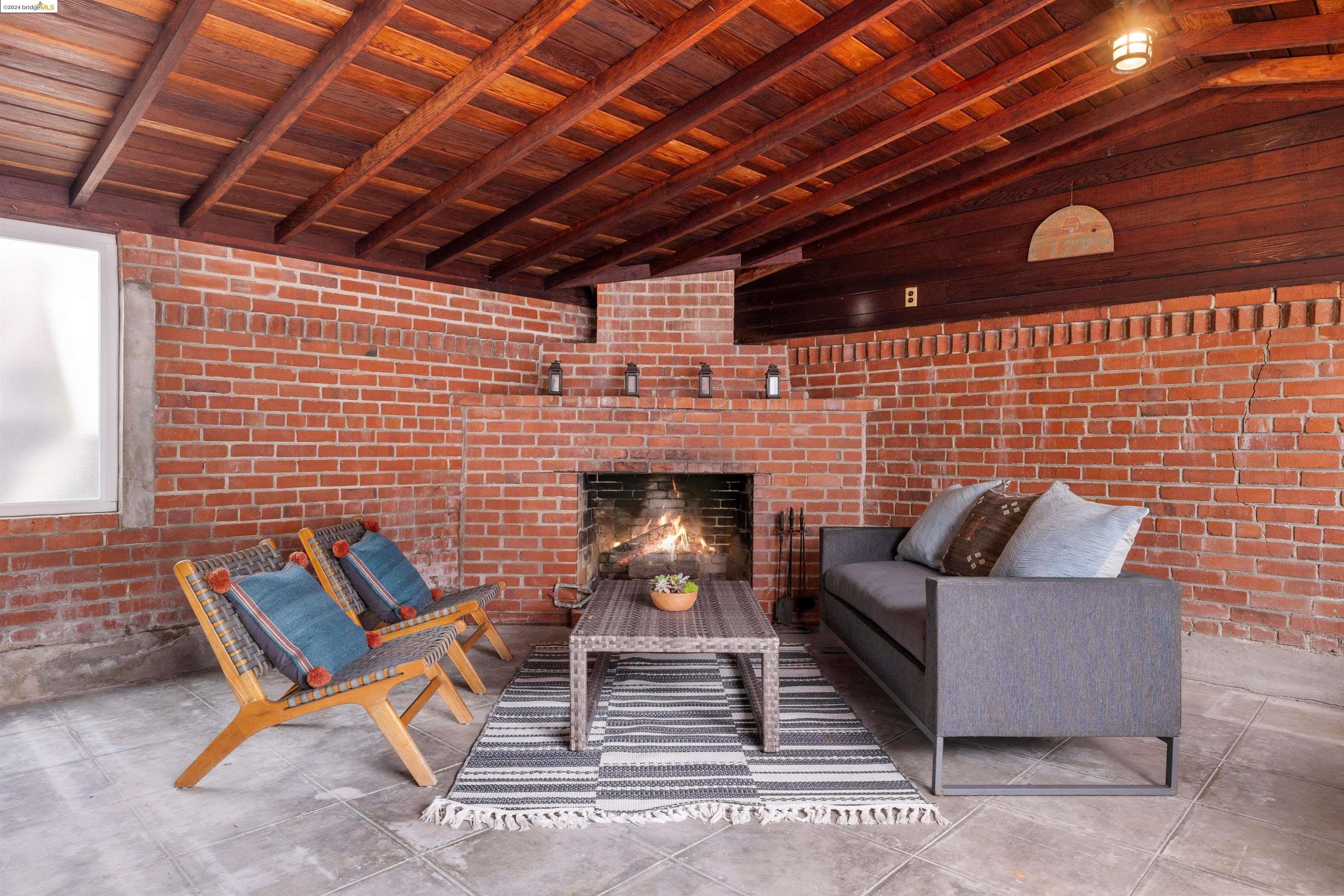 125 Rantoul Cir