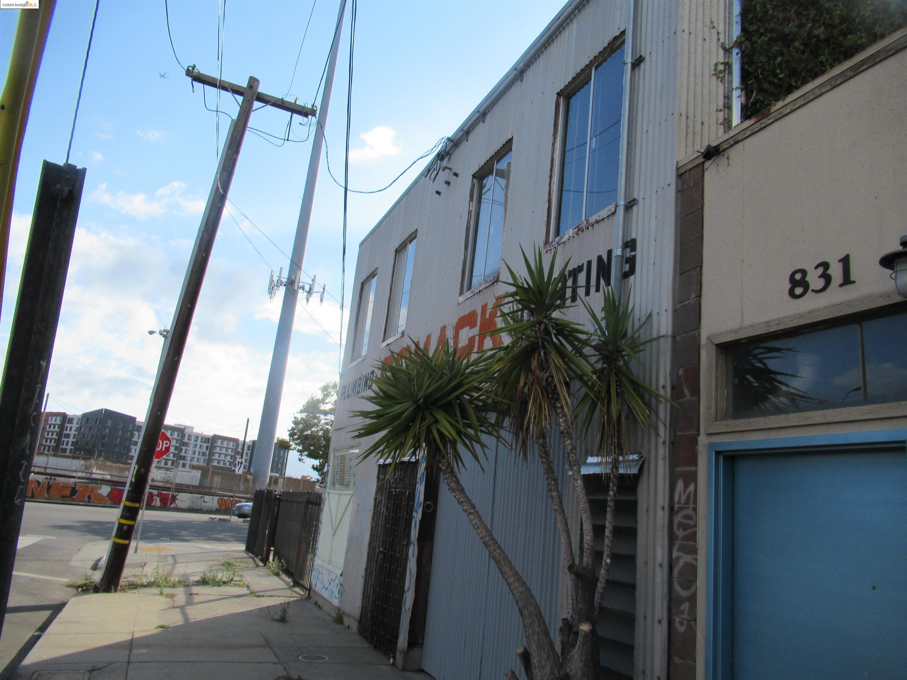 825 8th Avenue, Oakland