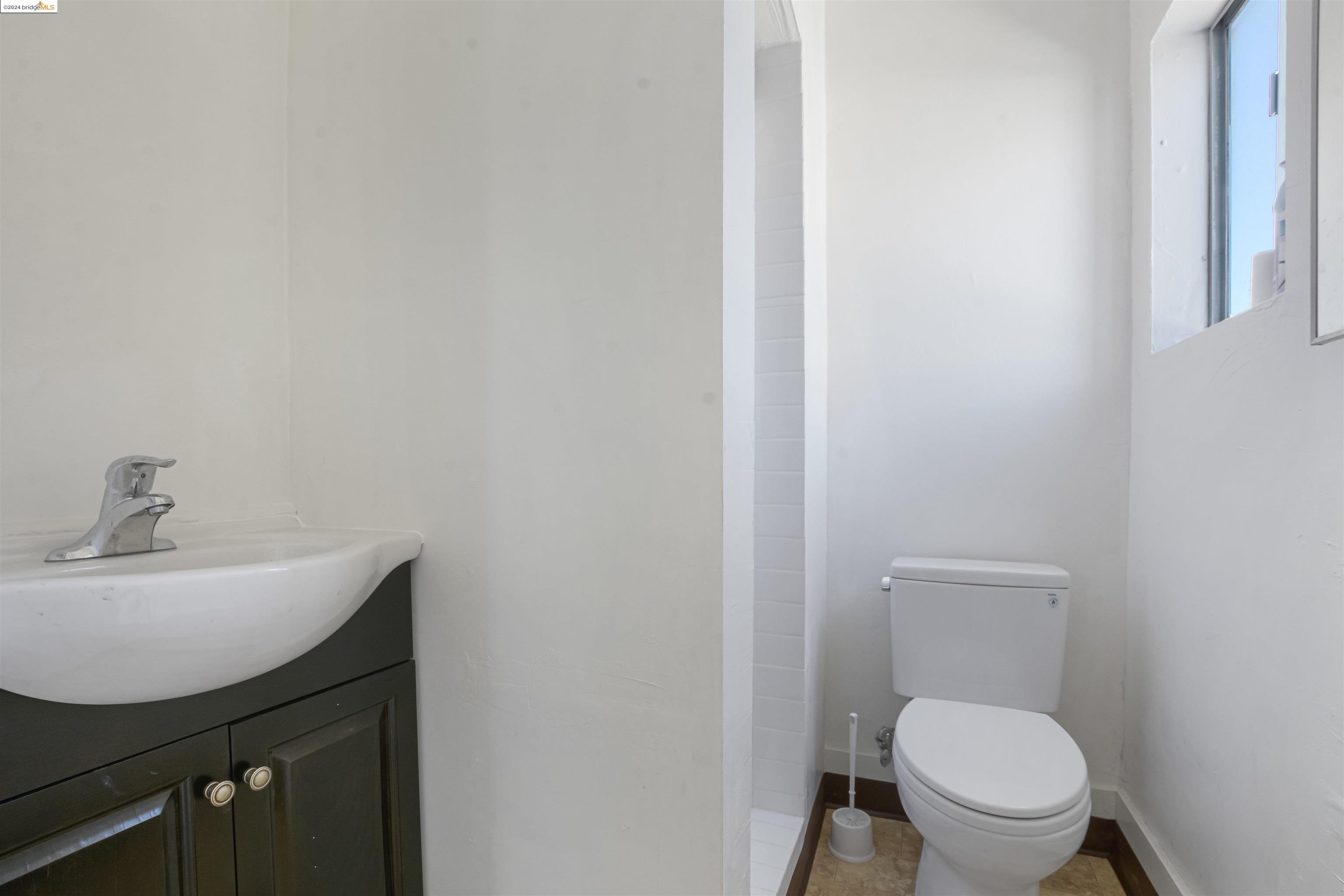 825 8th Avenue, Oakland