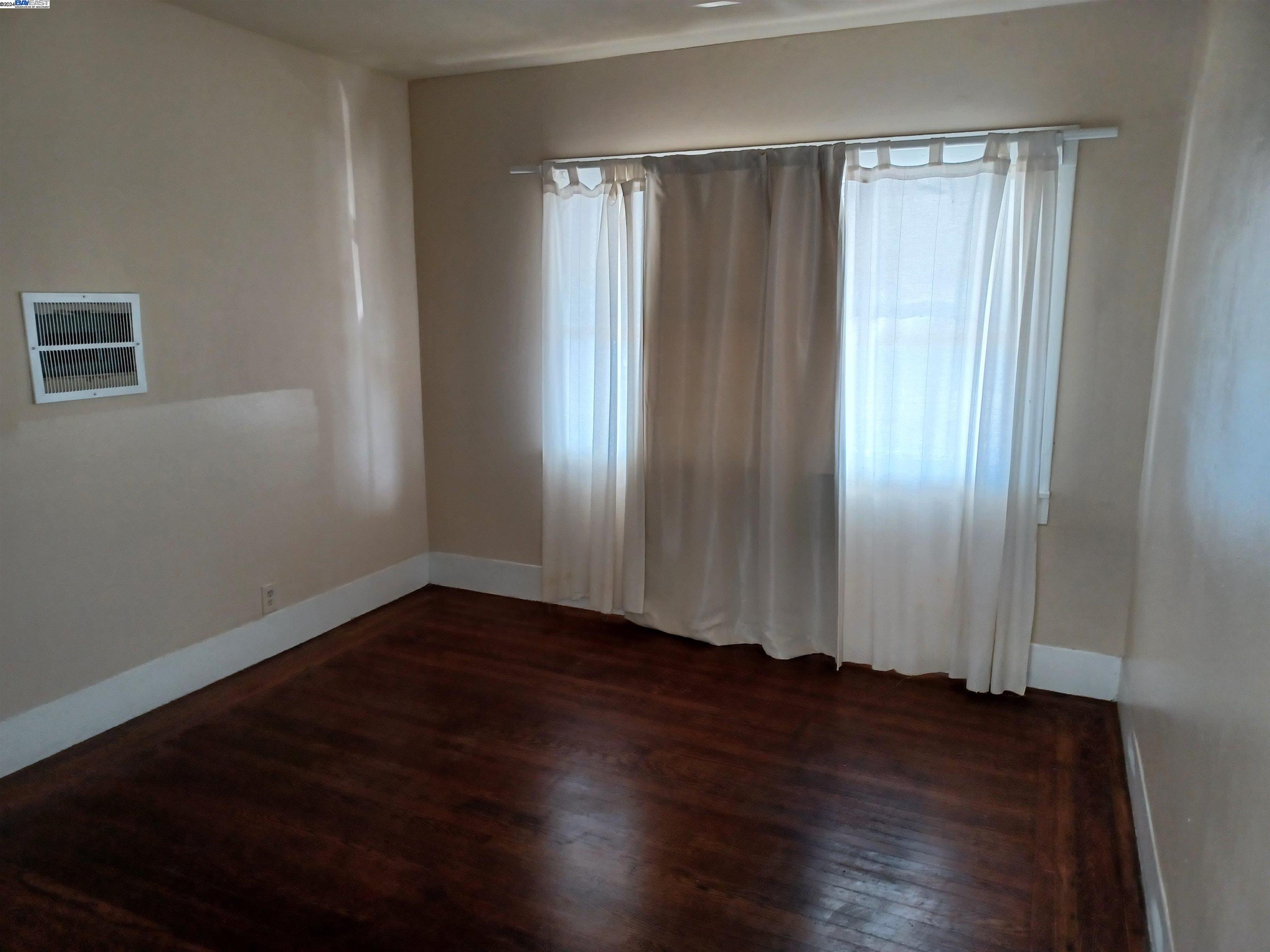 7007 Lockwood, Oakland