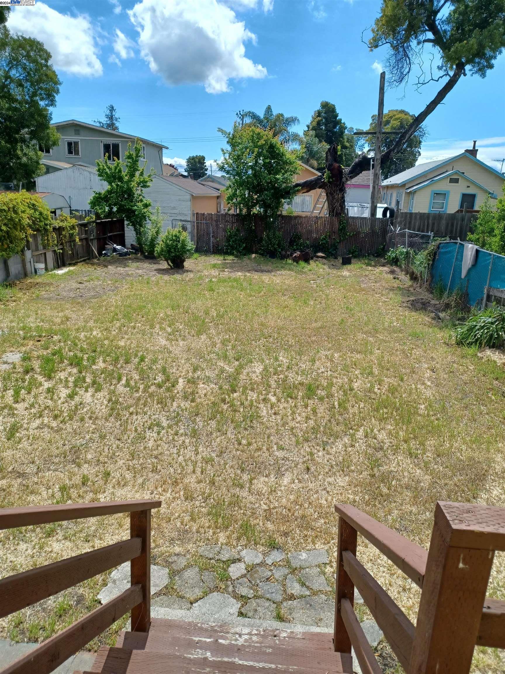 7007 Lockwood, Oakland