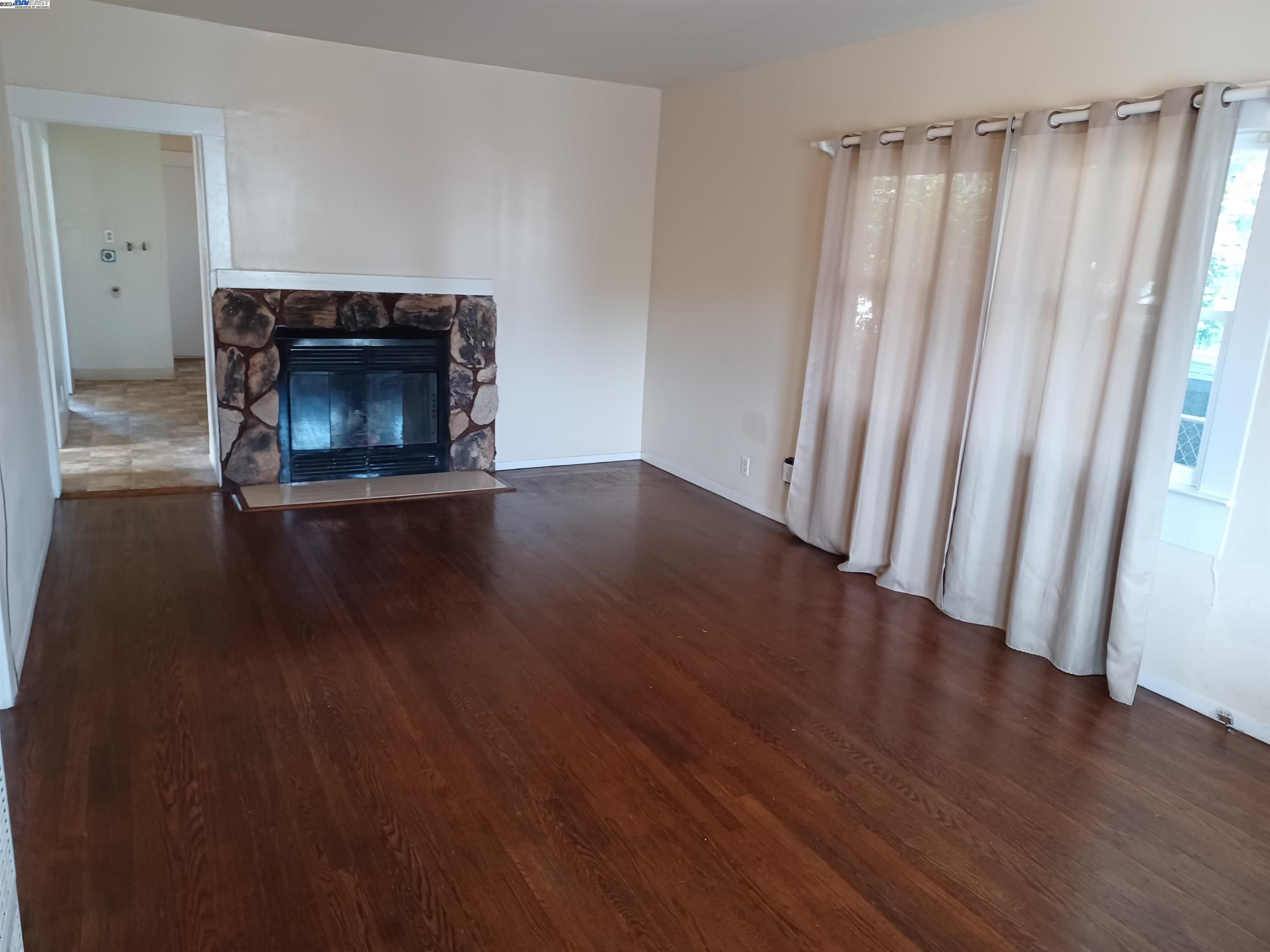 7007 Lockwood, Oakland