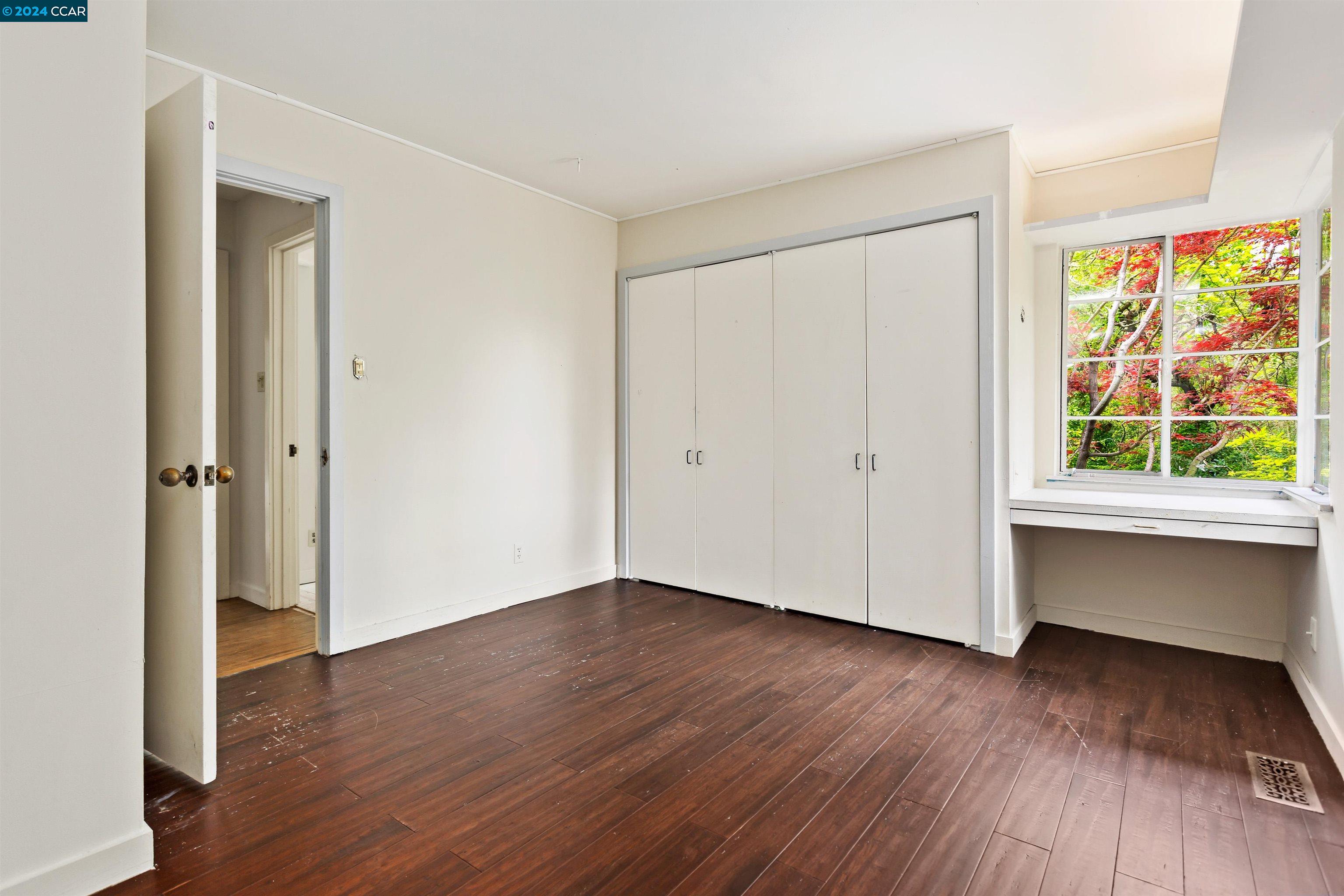 8 MOUNTAIN VIEW PLACE