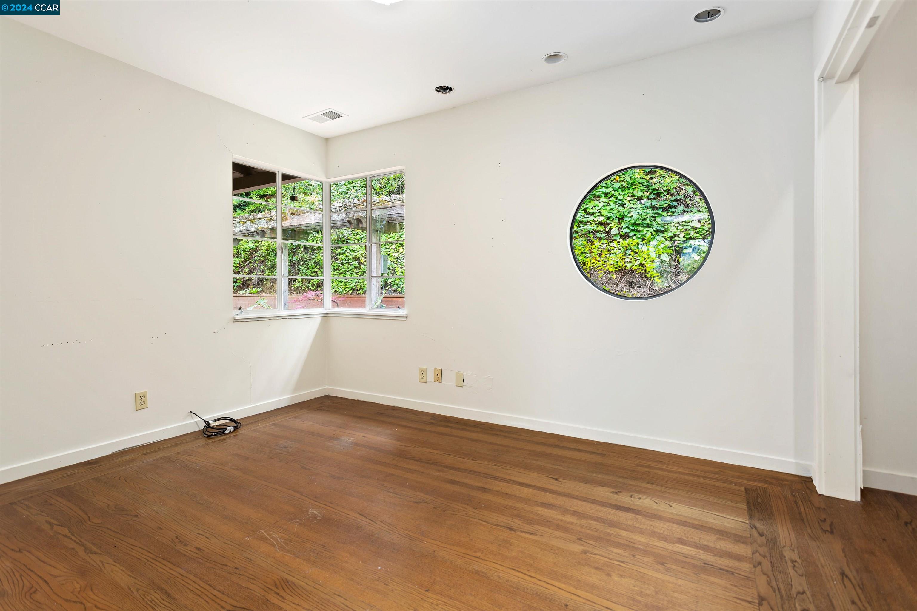 8 MOUNTAIN VIEW PLACE