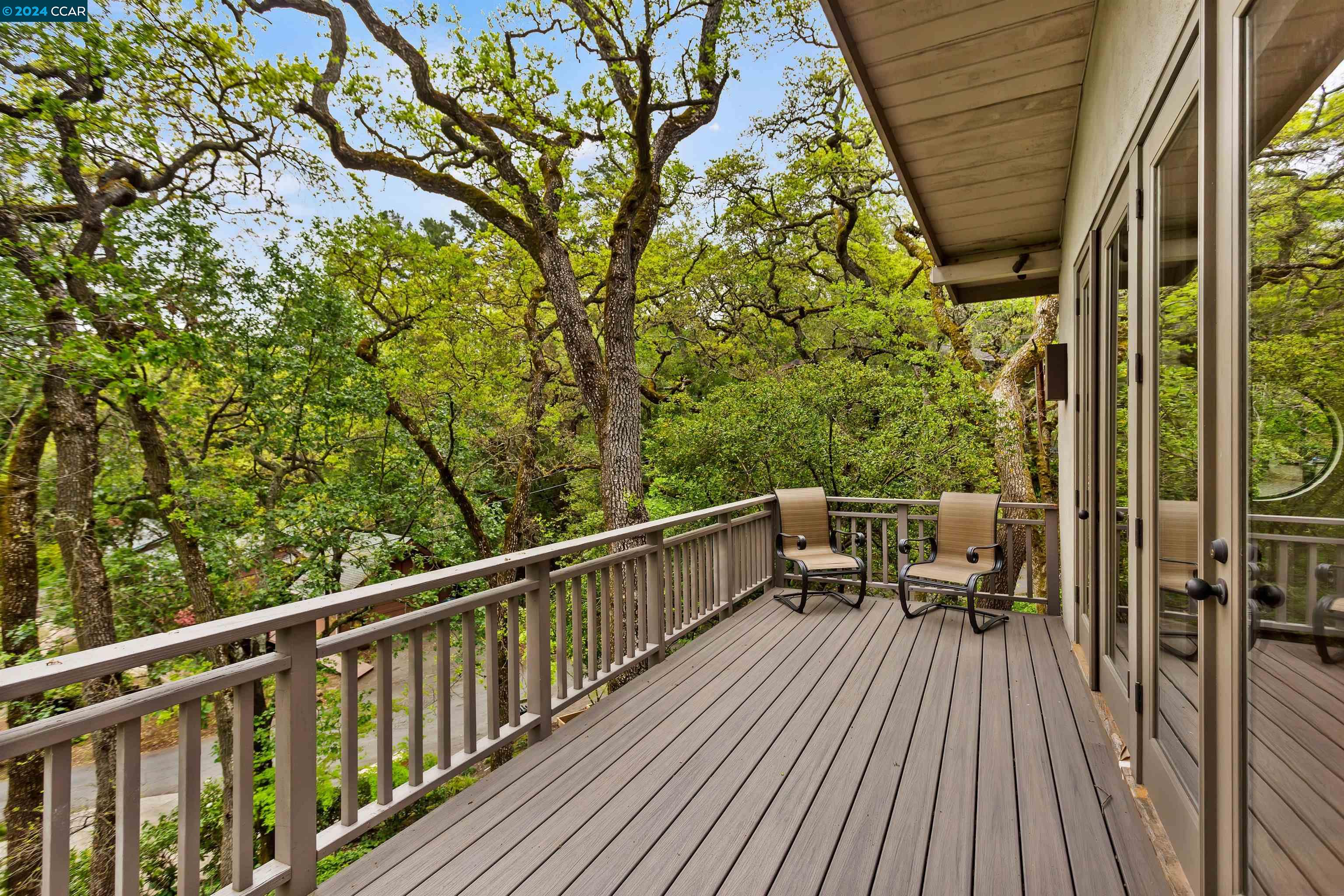 8 MOUNTAIN VIEW PLACE