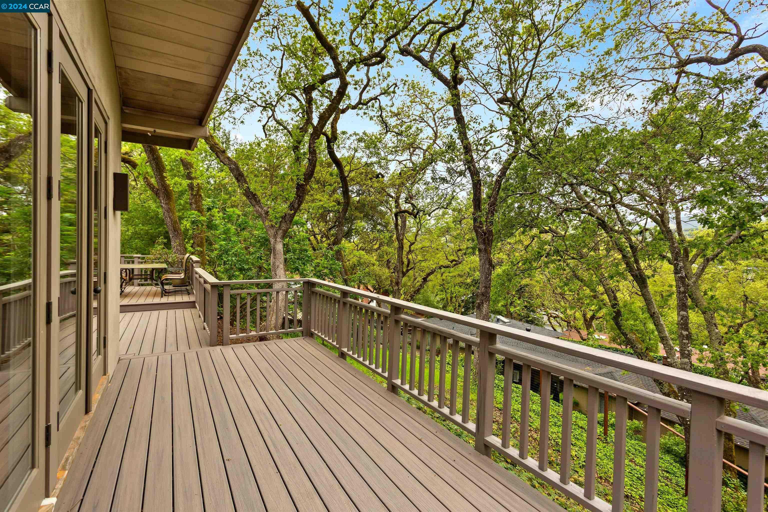 8 MOUNTAIN VIEW PLACE