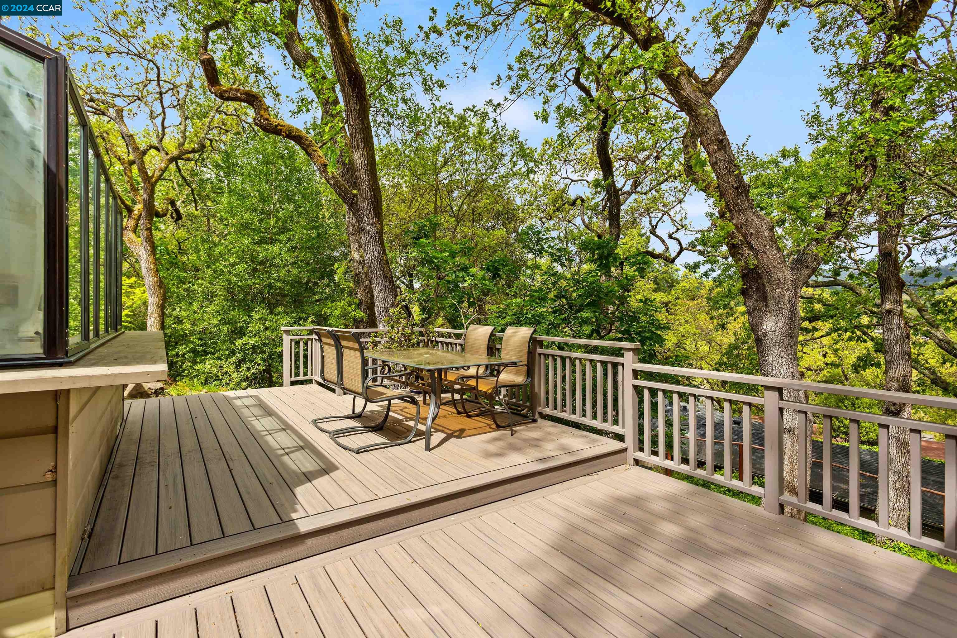 8 MOUNTAIN VIEW PLACE