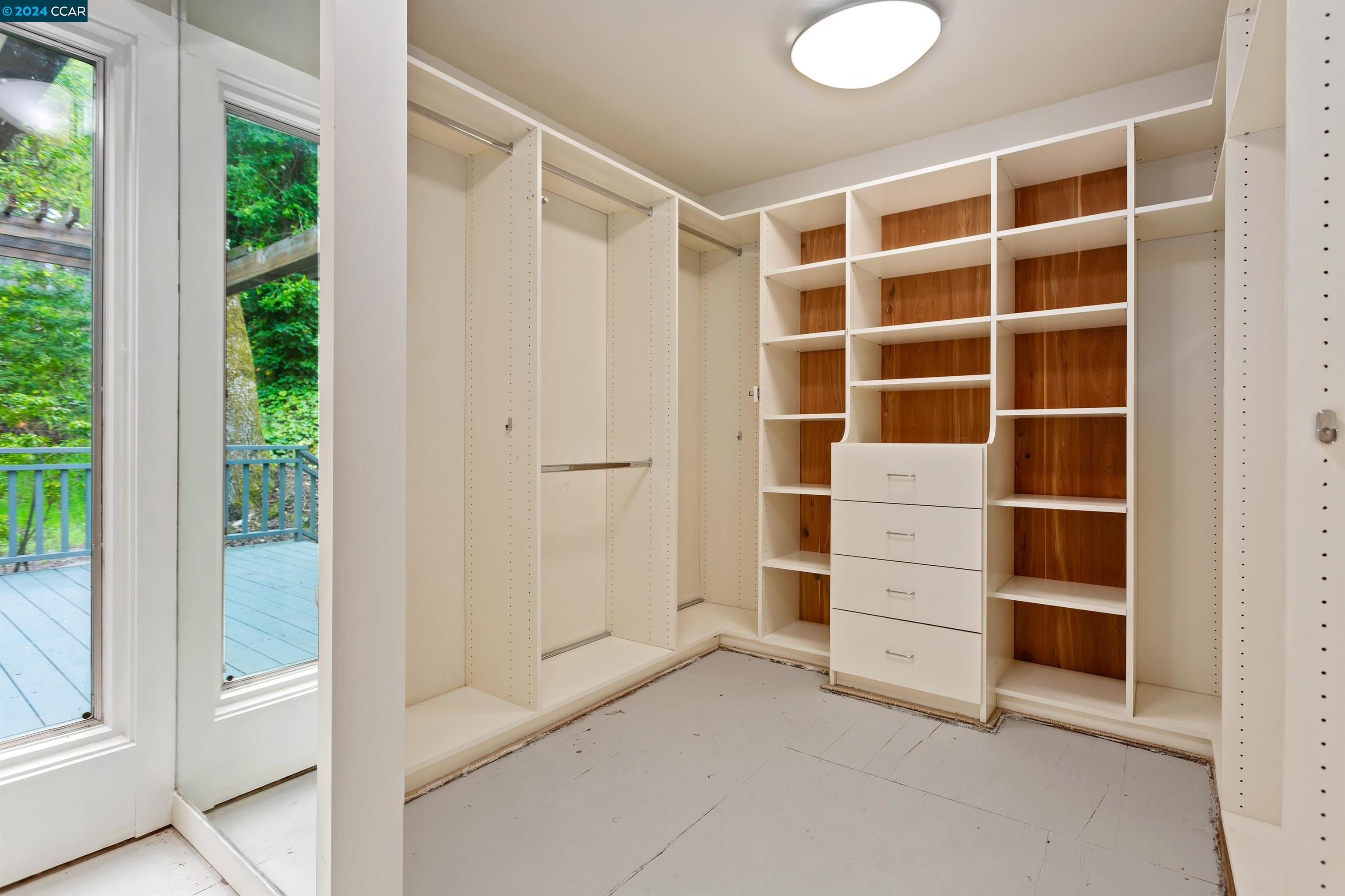 8 MOUNTAIN VIEW PLACE