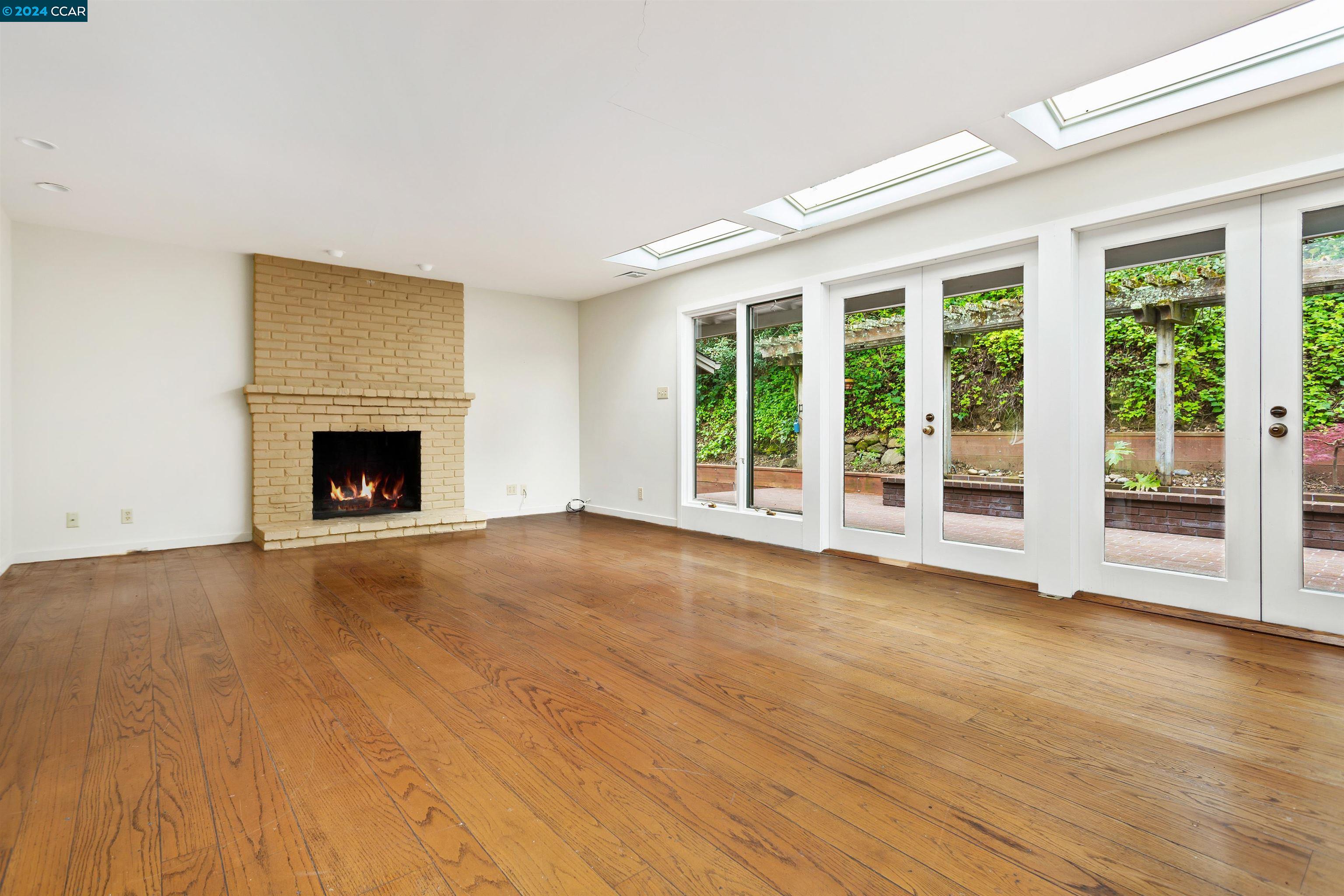 8 MOUNTAIN VIEW PLACE