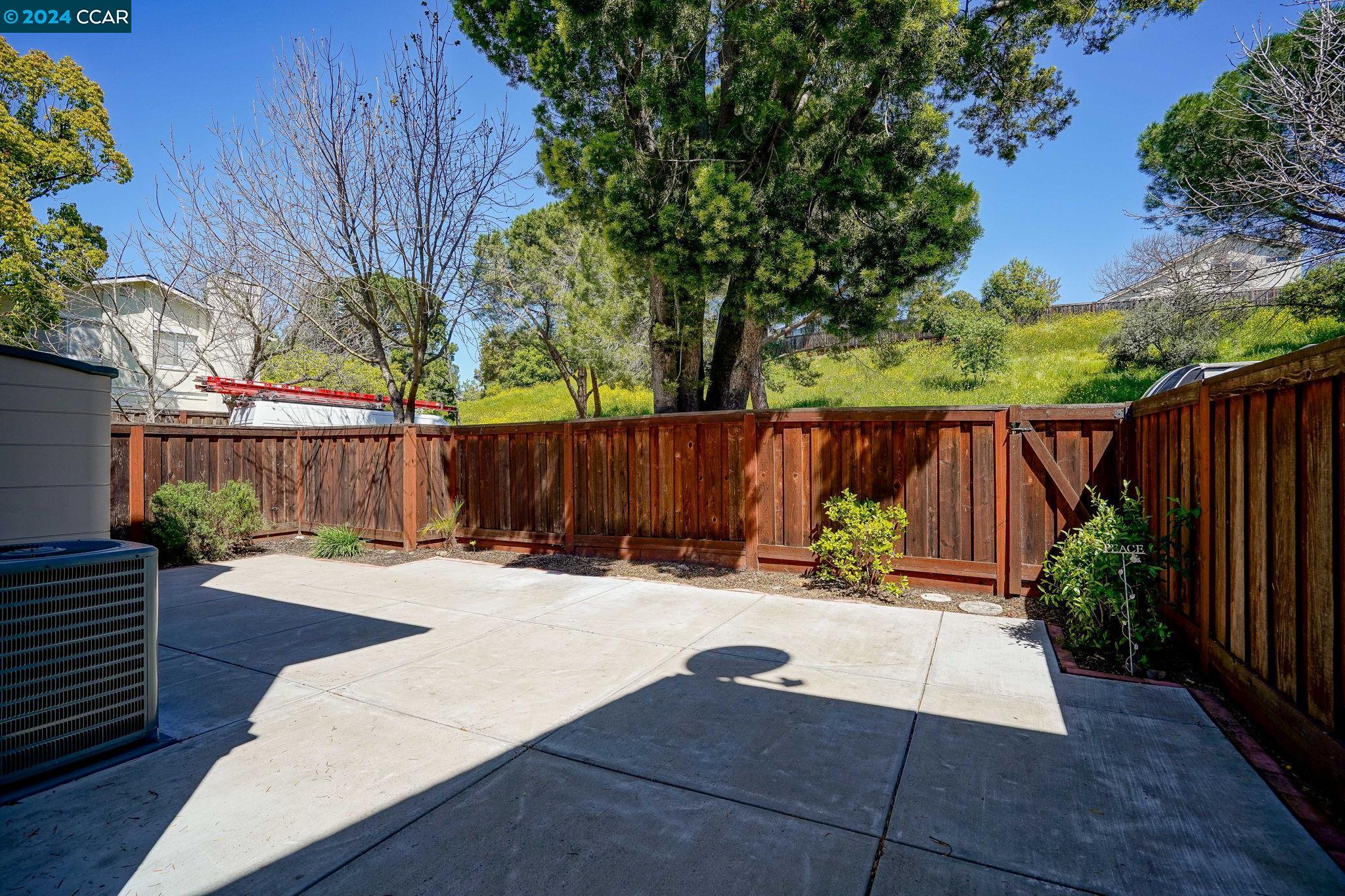 124 Fountainhead Ct.