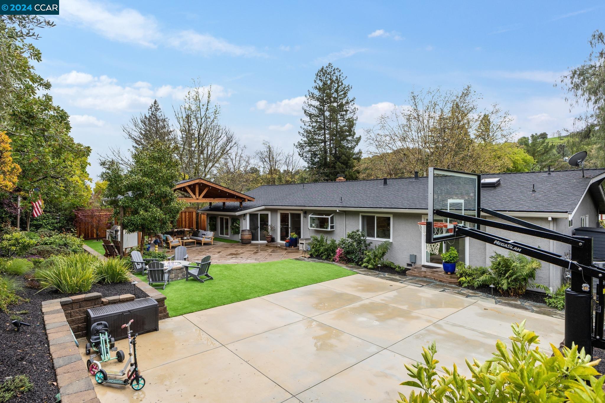 2577 Pebble Beach Loop