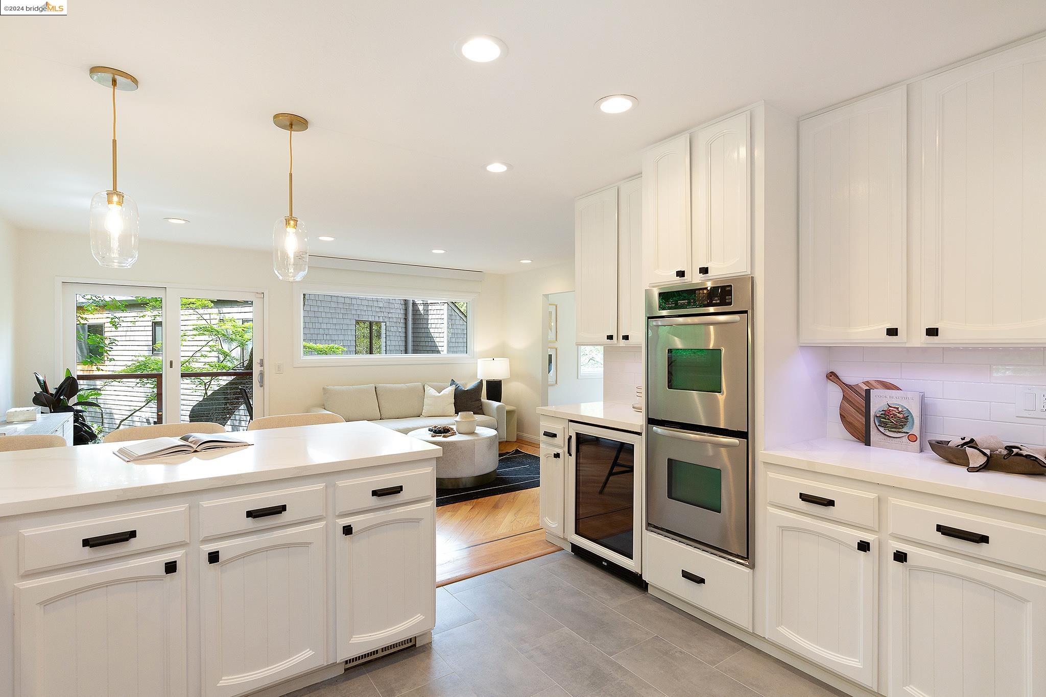 1735 Trestle Glen Rd