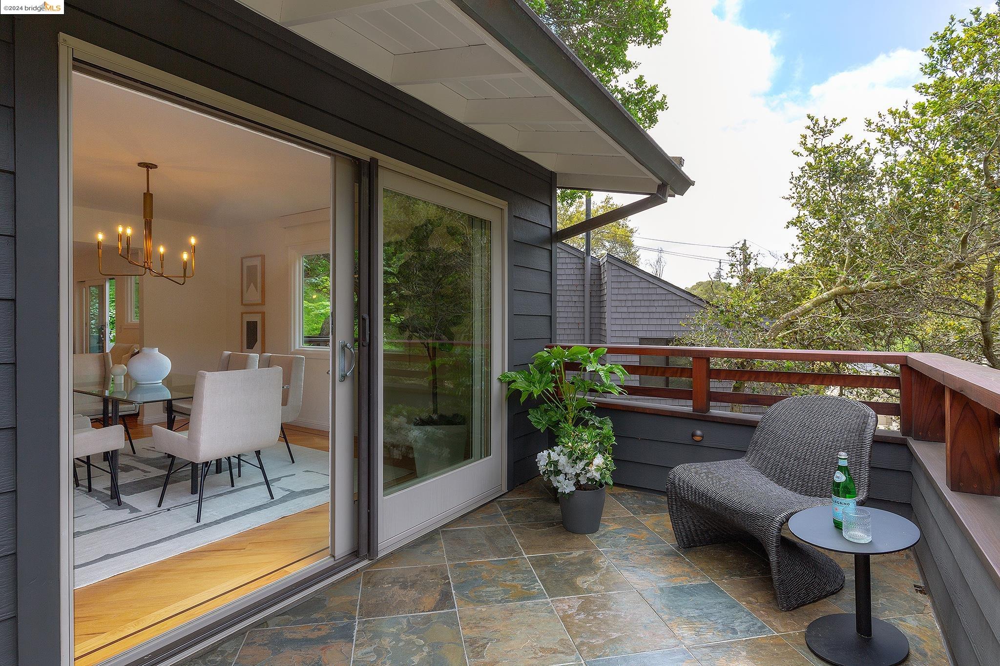 1735 Trestle Glen Rd