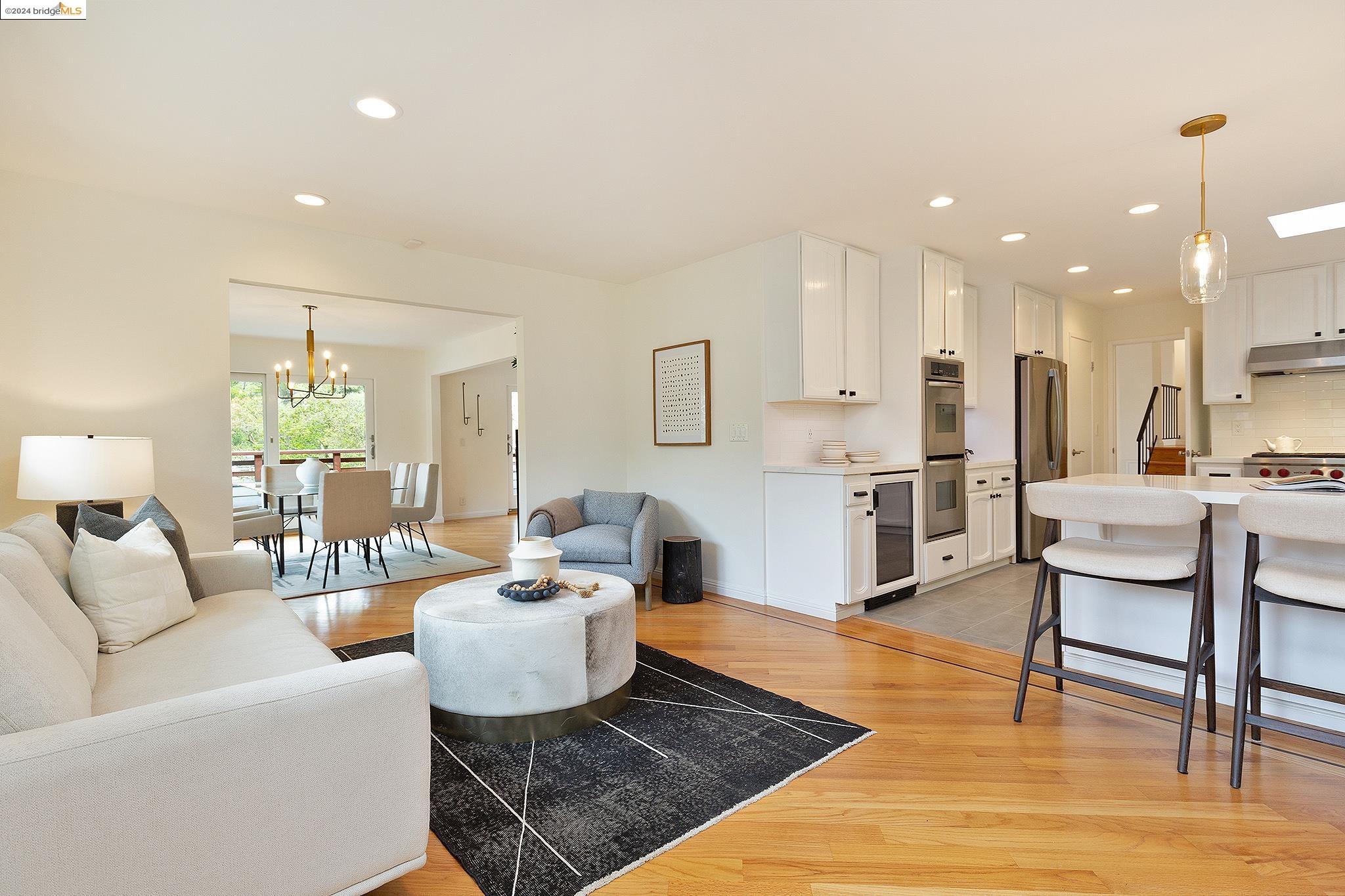 1735 Trestle Glen Rd