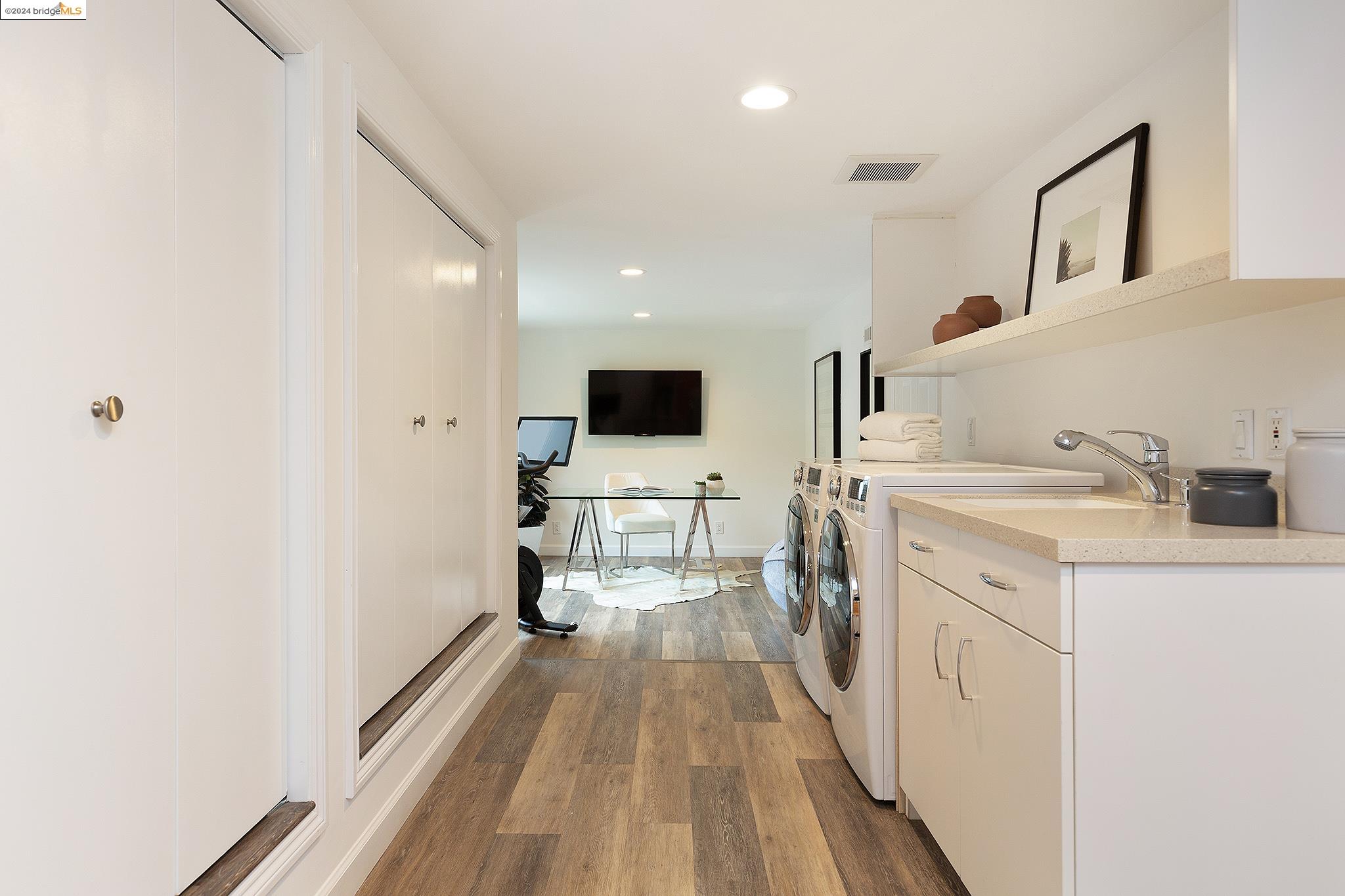 1735 Trestle Glen Rd