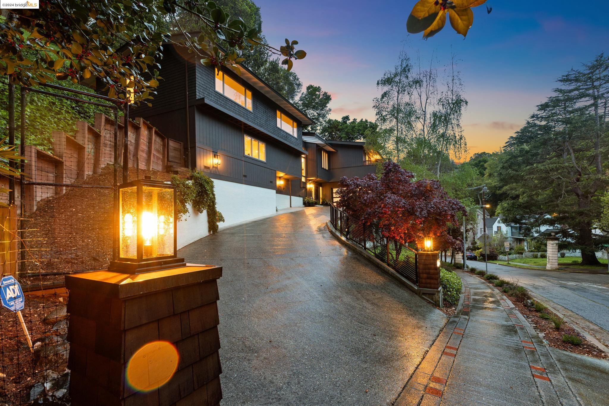 1735 Trestle Glen Rd