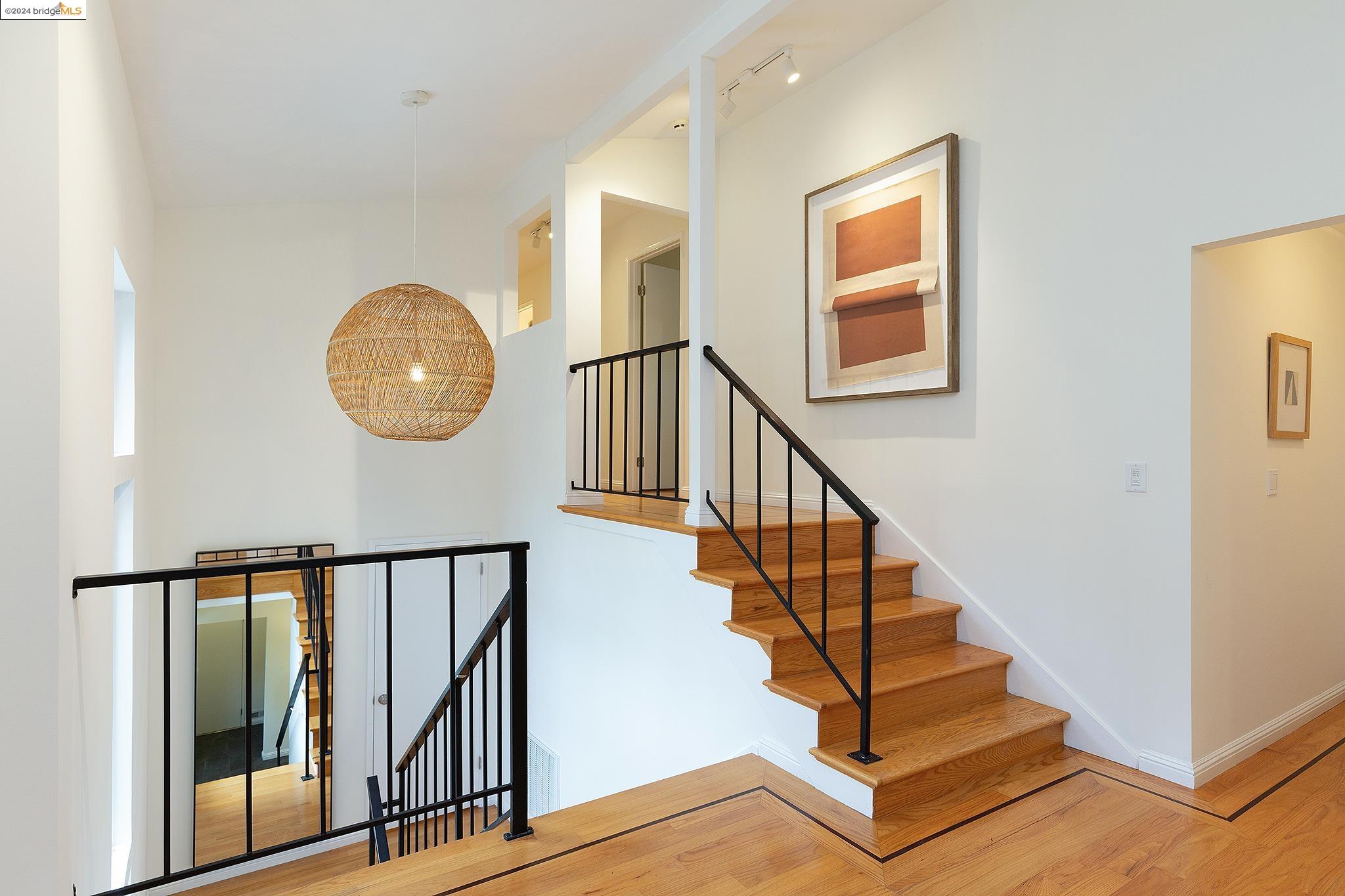 1735 Trestle Glen Rd