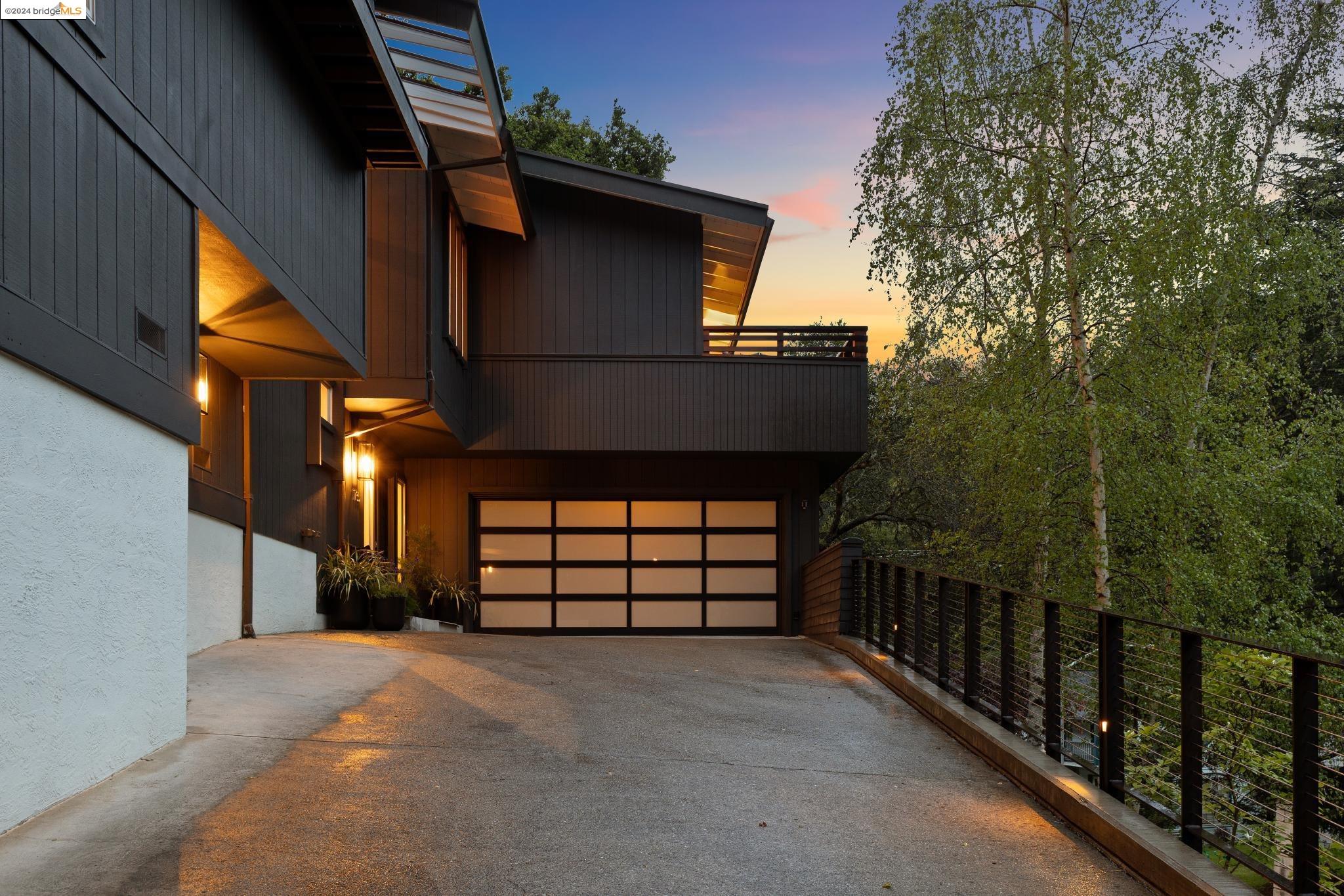 1735 Trestle Glen Rd