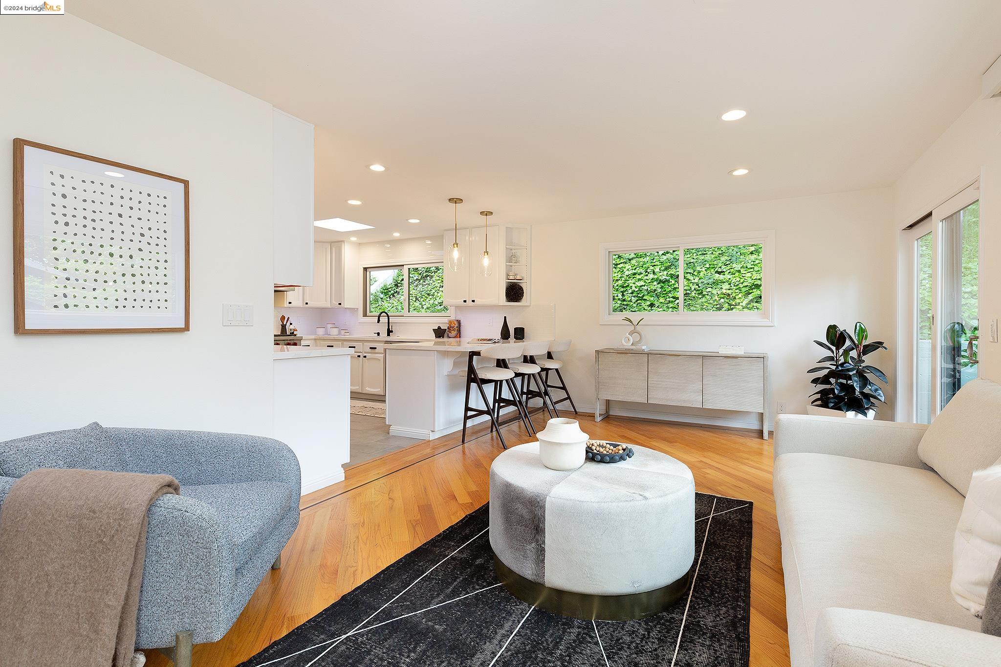 1735 Trestle Glen Rd