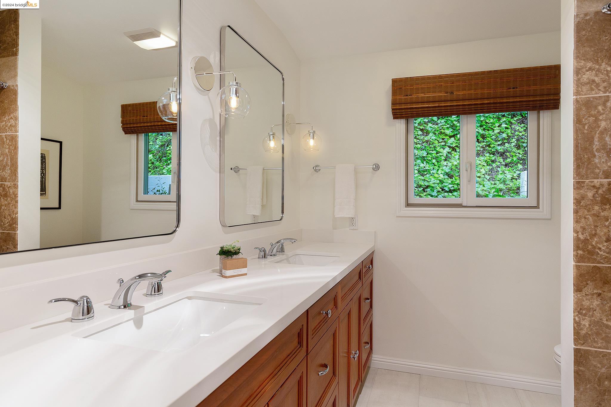 1735 Trestle Glen Rd