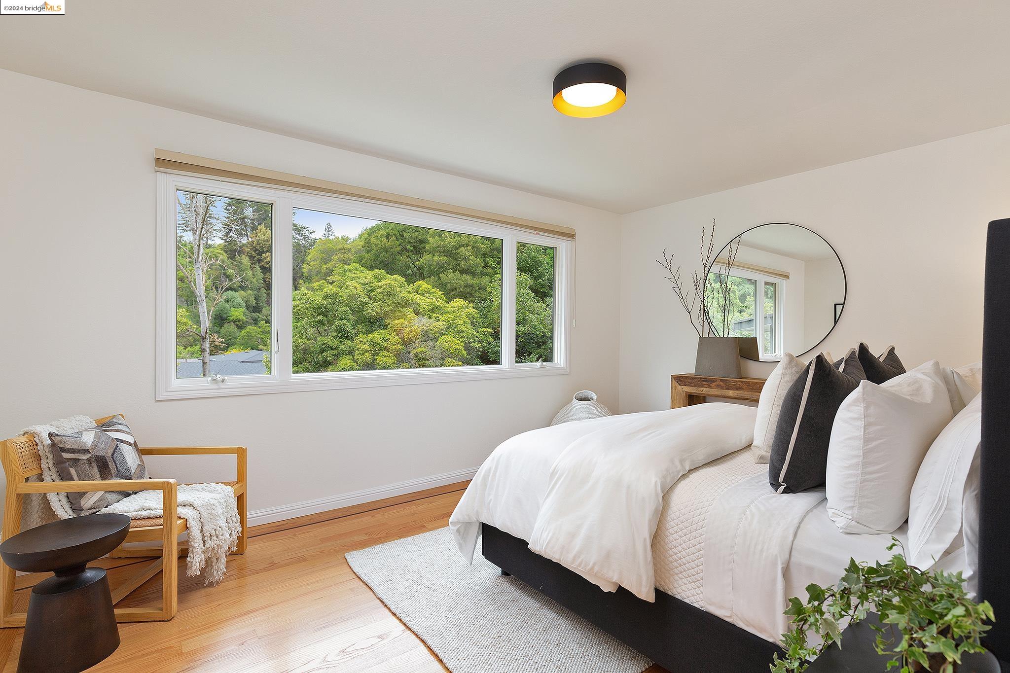 1735 Trestle Glen Rd