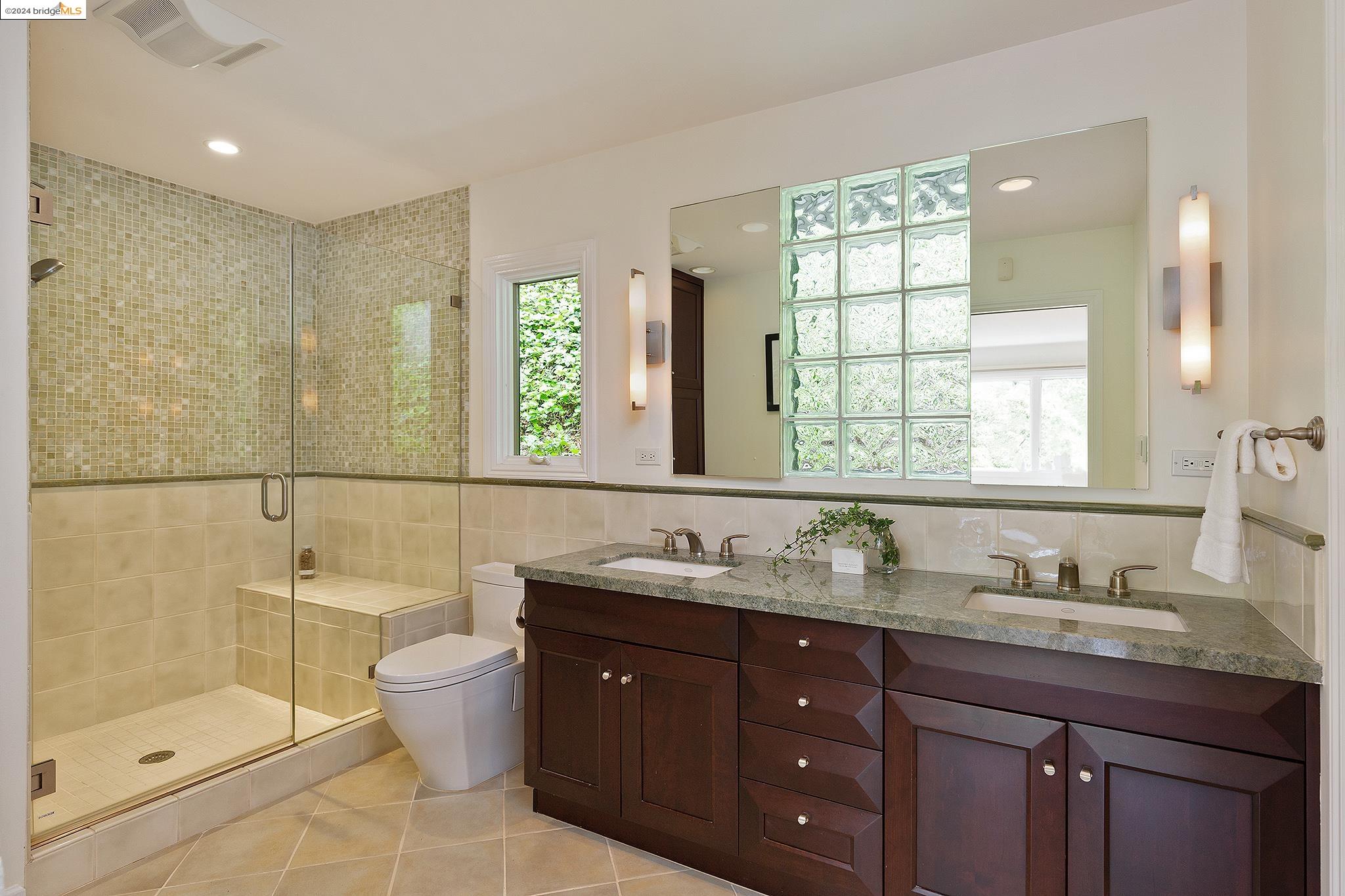 1735 Trestle Glen Rd