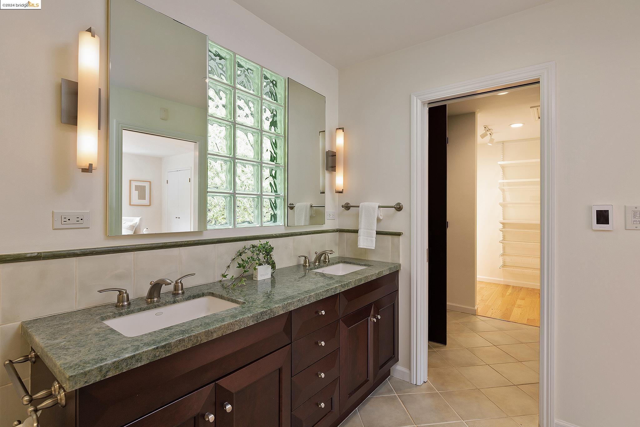 1735 Trestle Glen Rd