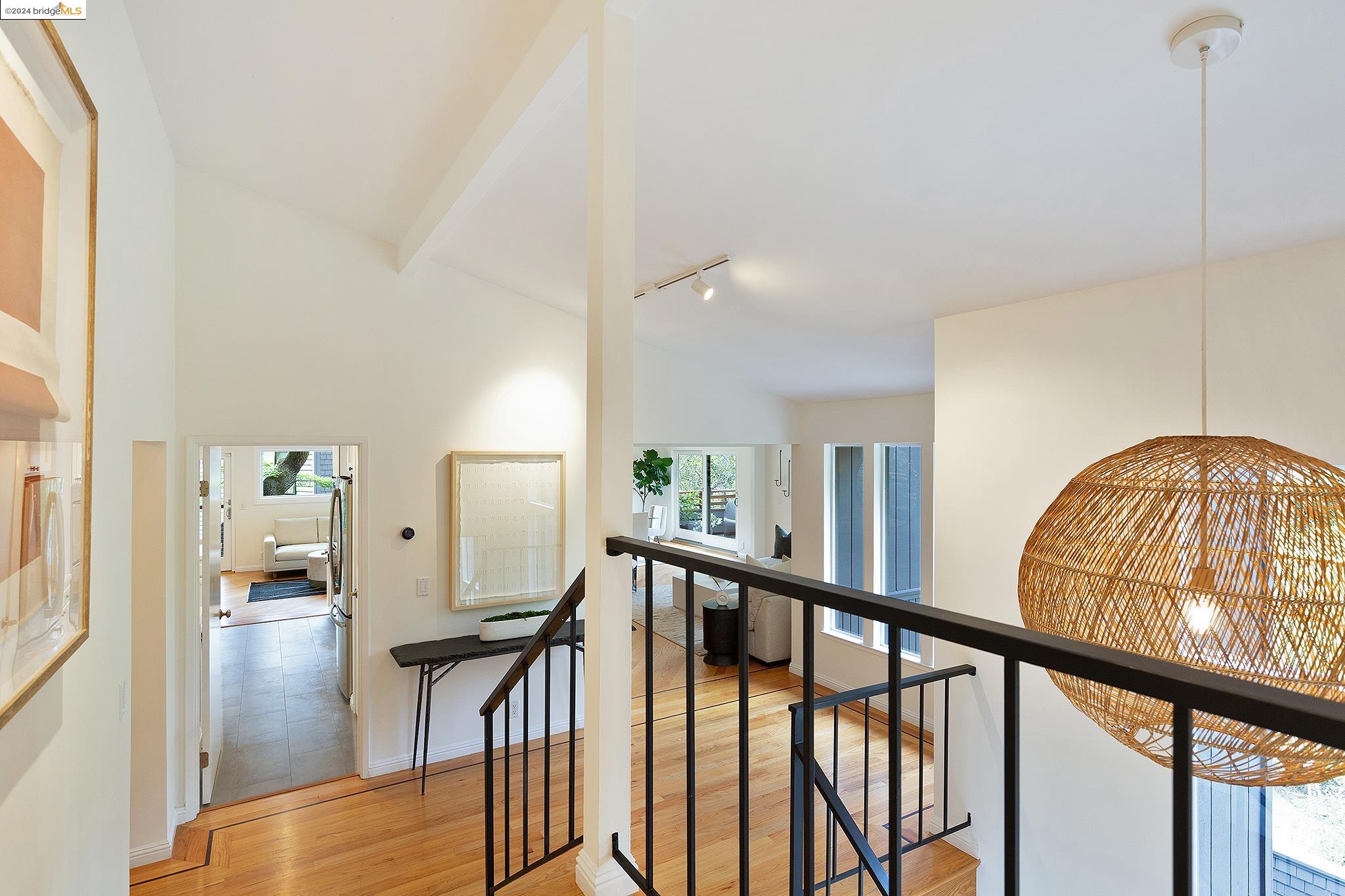 1735 Trestle Glen Rd