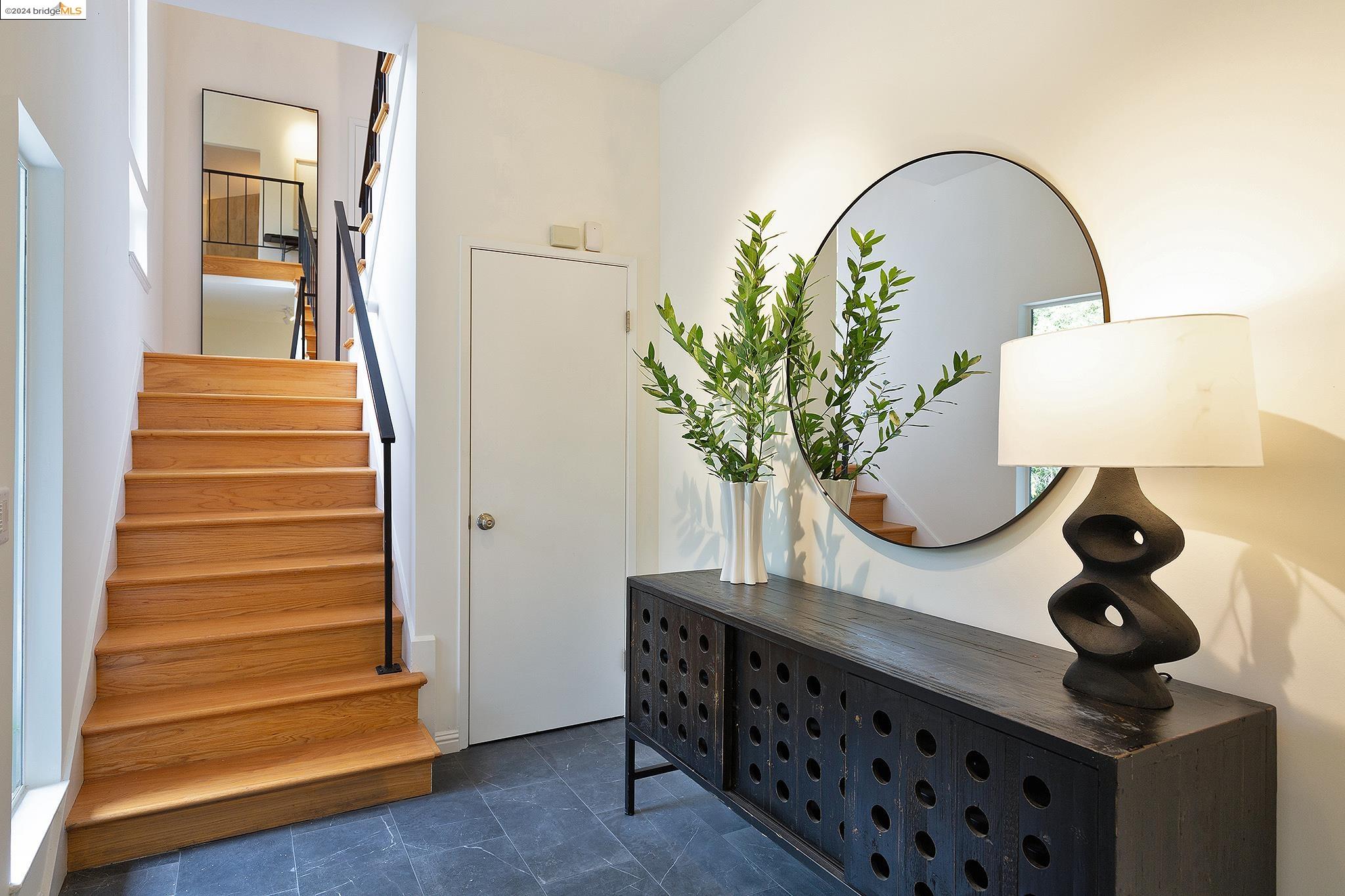 1735 Trestle Glen Rd