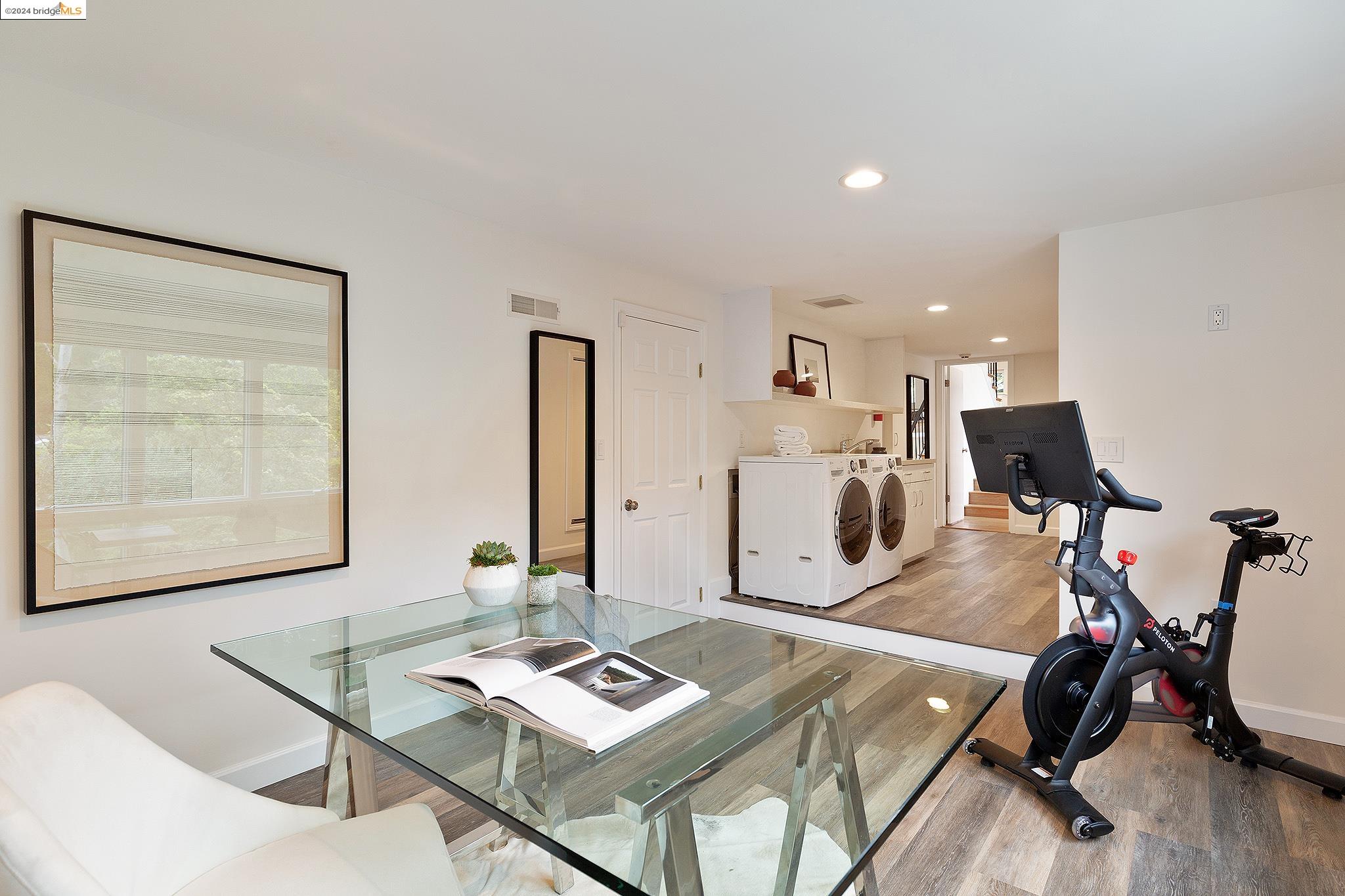 1735 Trestle Glen Rd