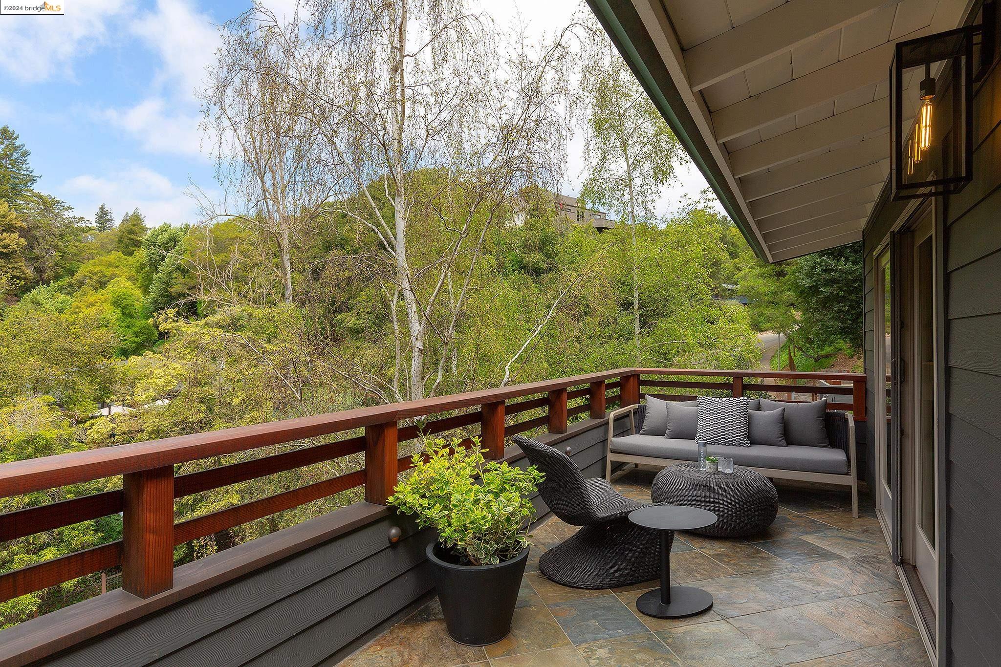 1735 Trestle Glen Rd